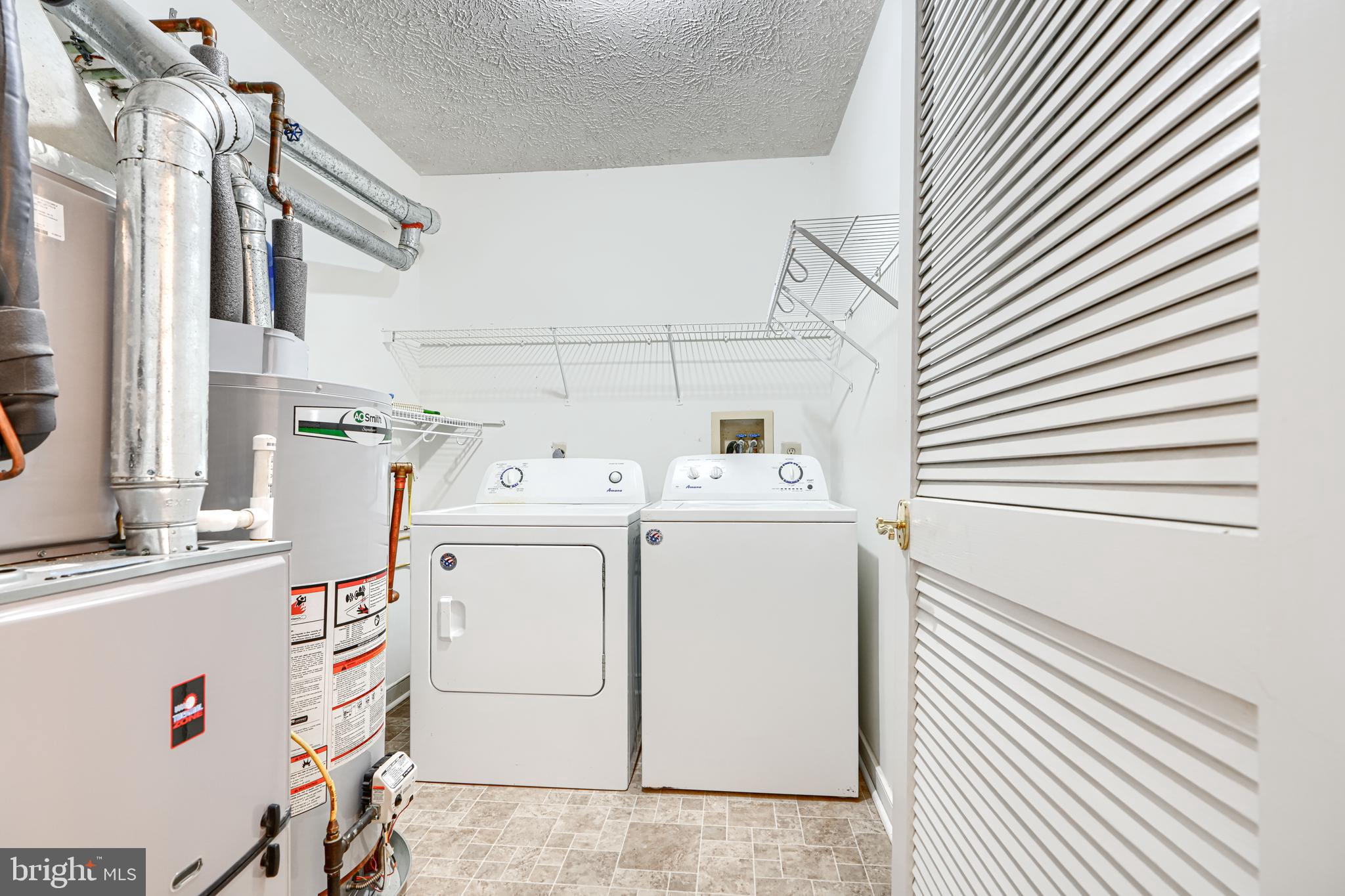 THE POND - Residential