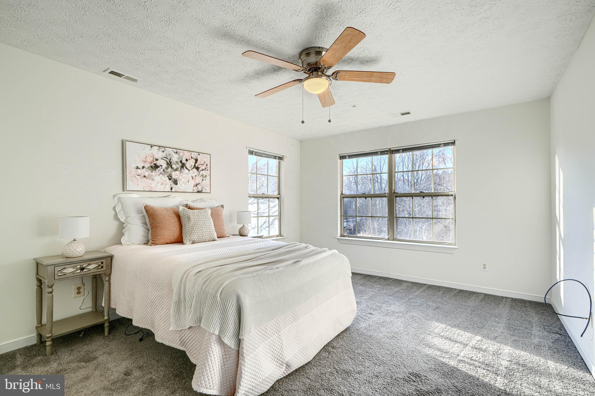 THE POND - Residential