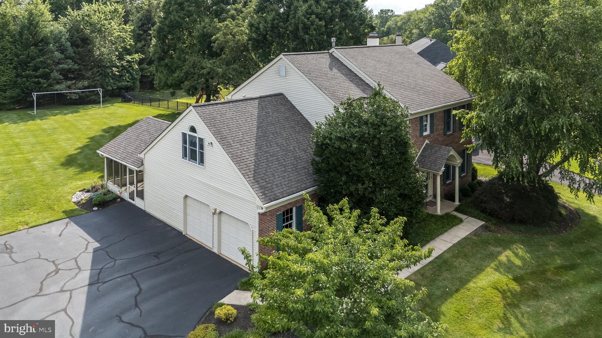 728 CASTLEWOOD DRIVE