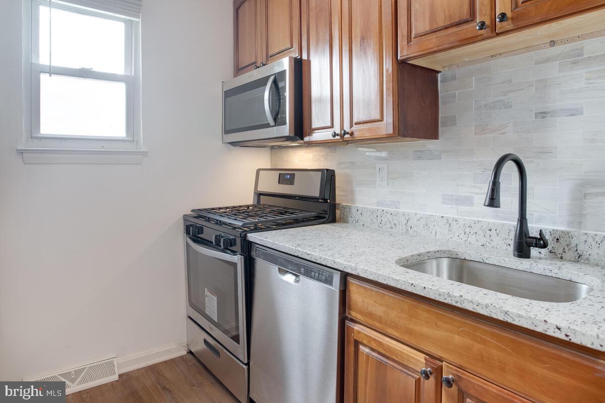 HIGHPOINTE CONDOMINIUM - Residential