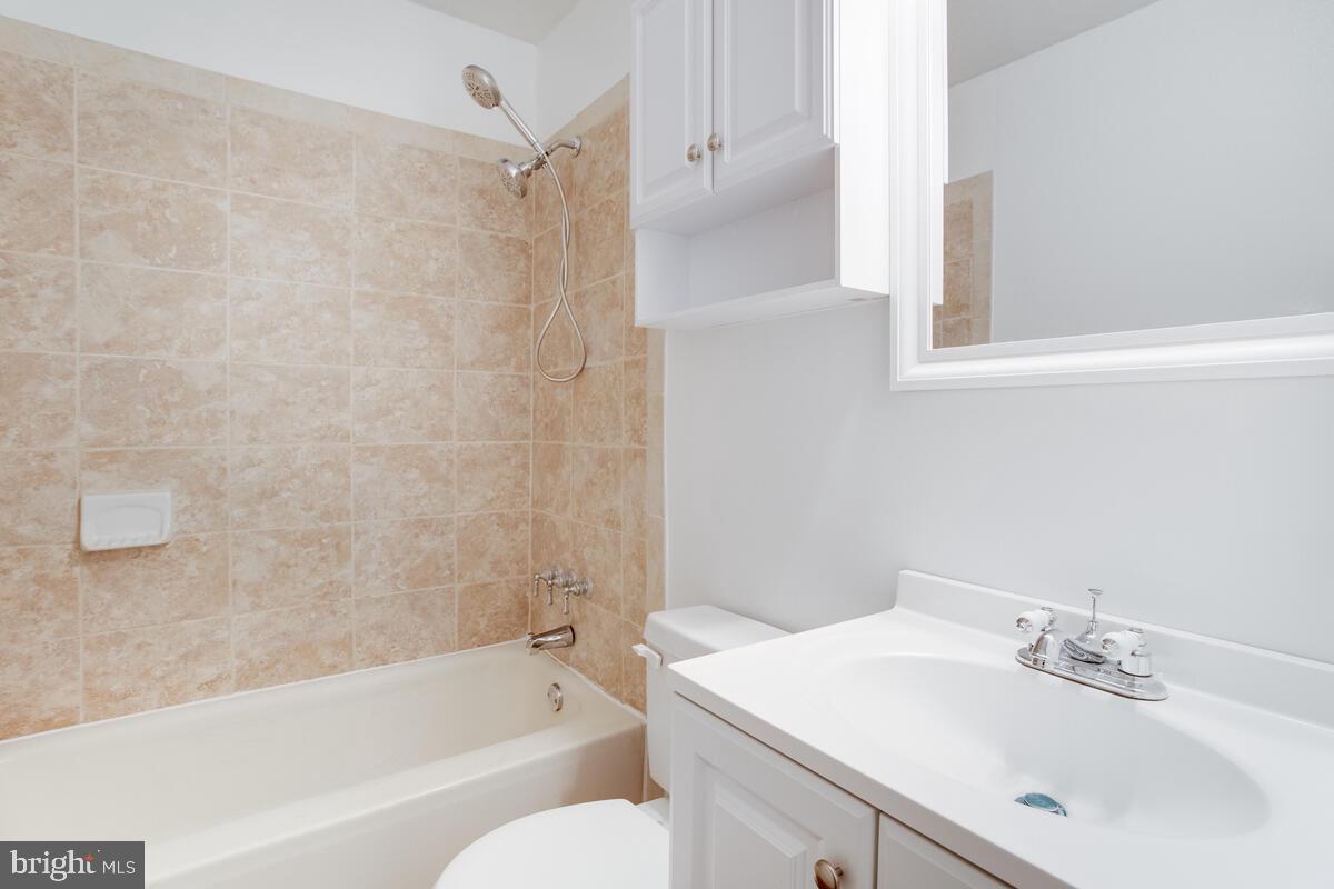 HIGHPOINTE CONDOMINIUM - Residential