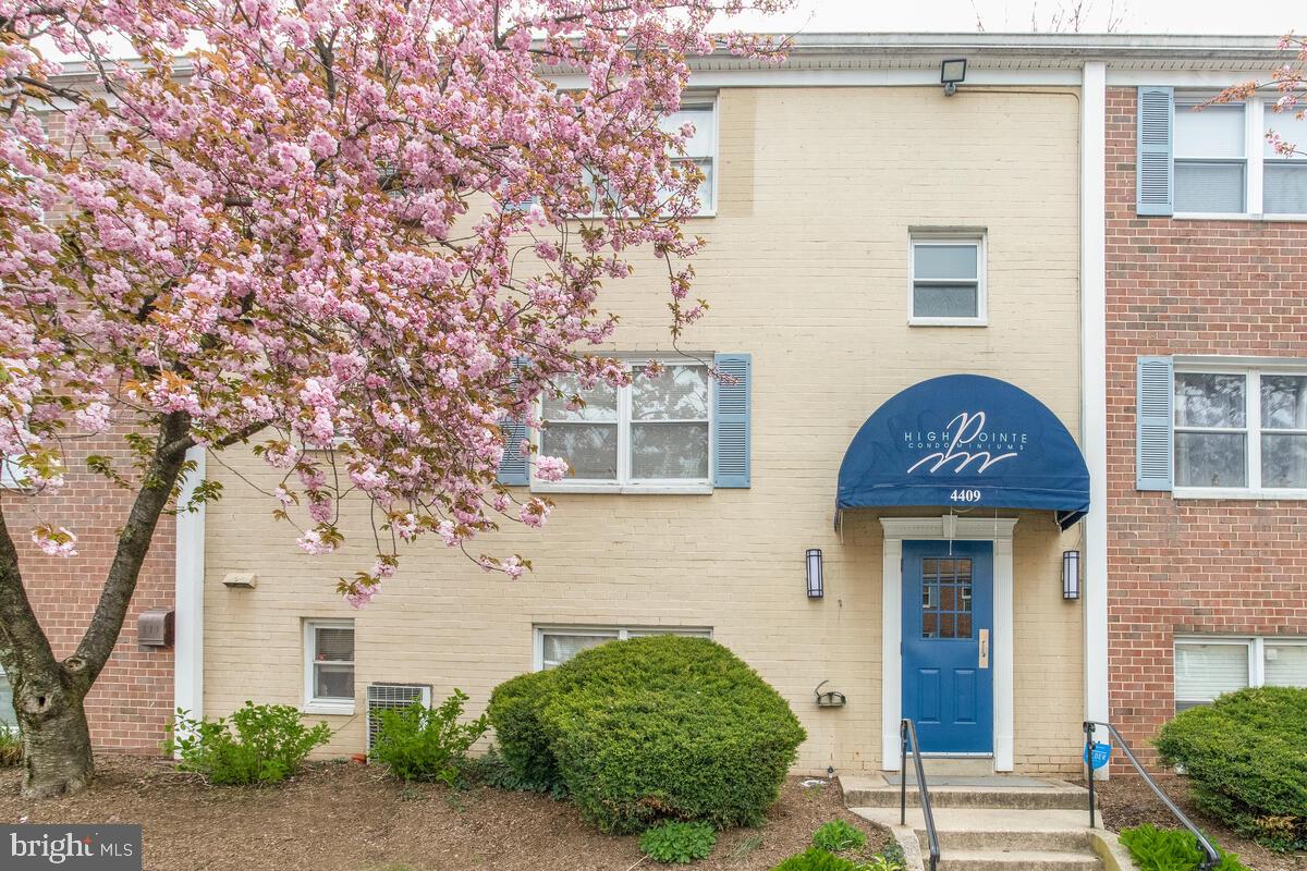 HIGHPOINTE CONDOMINIUM - Residential