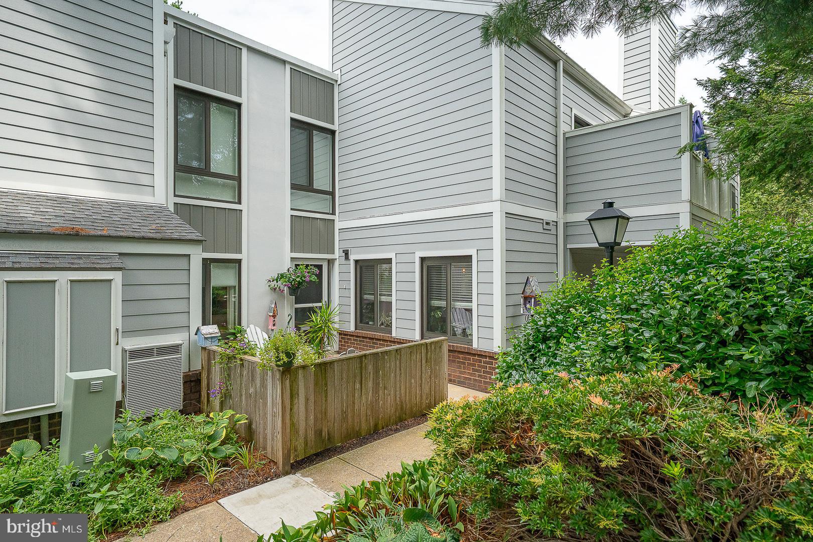 1710 OAKWOOD TERRACE 4G