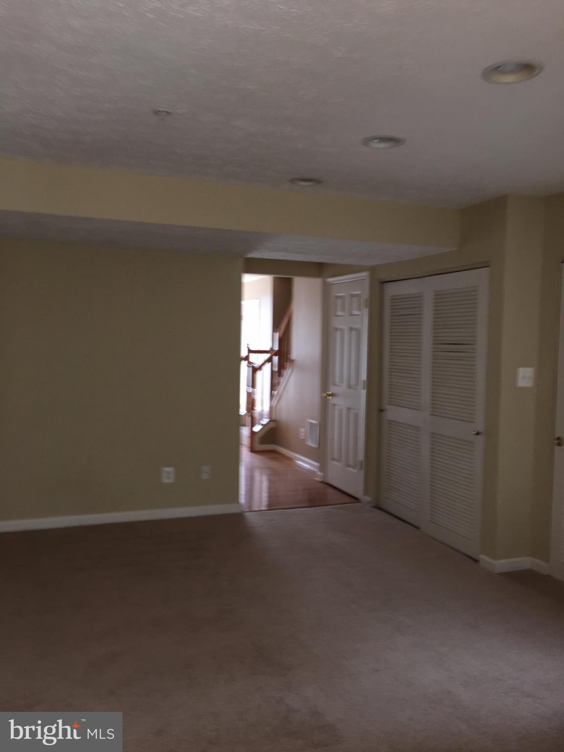 HOLLY WOODS - Residential Lease