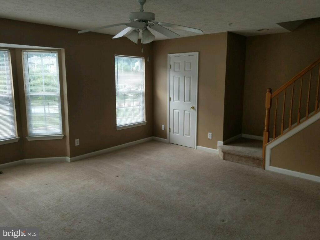 HOLLY WOODS - Residential Lease