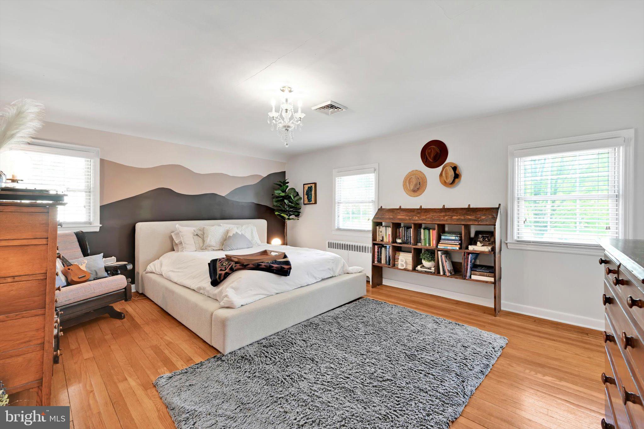 BEVERLY PARK - Residential