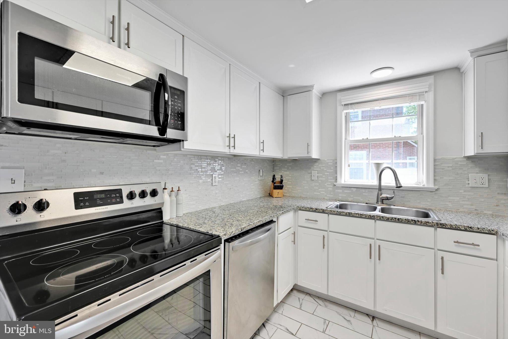 BEVERLY PARK - Residential
