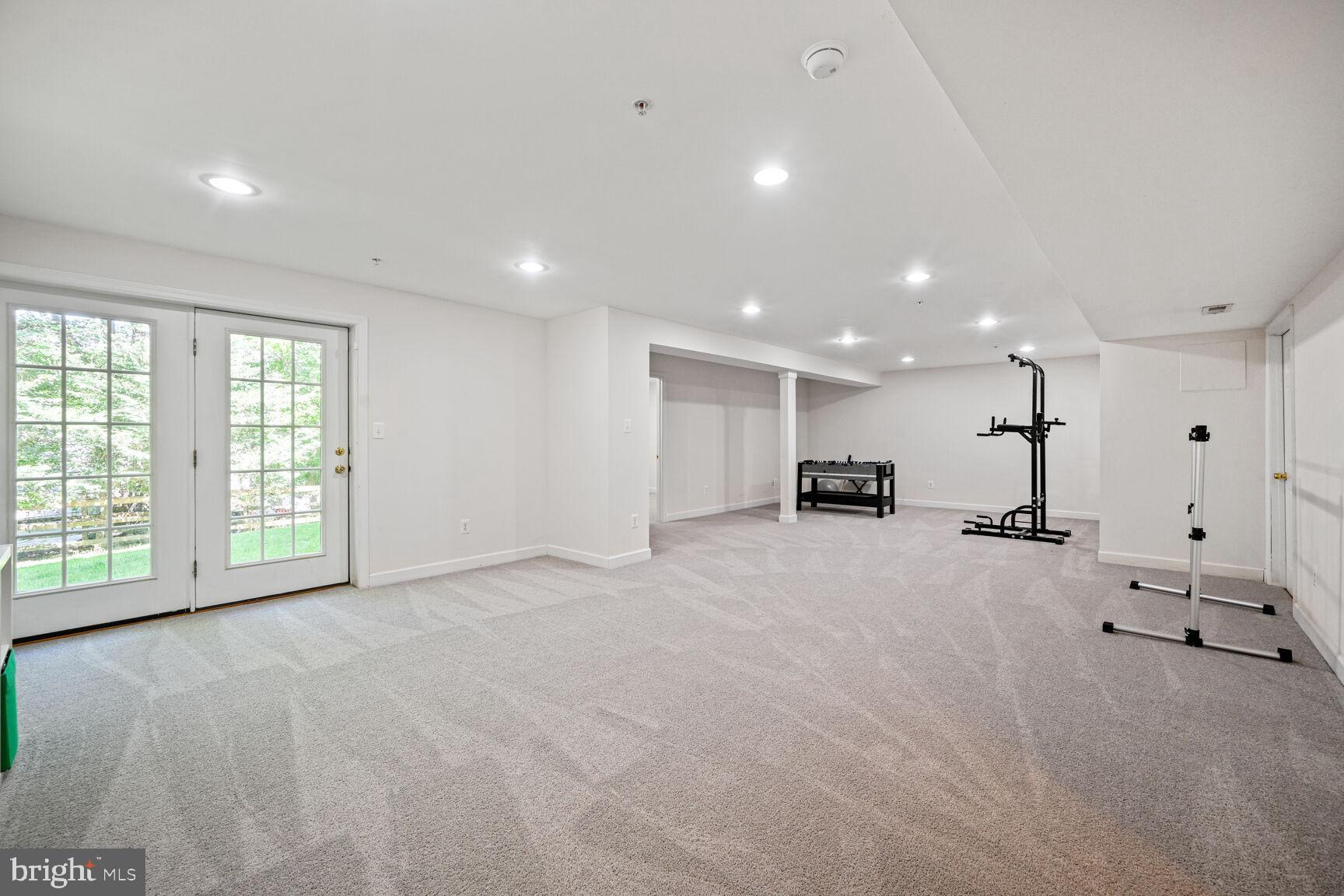 WEST END PARK - Residential Lease