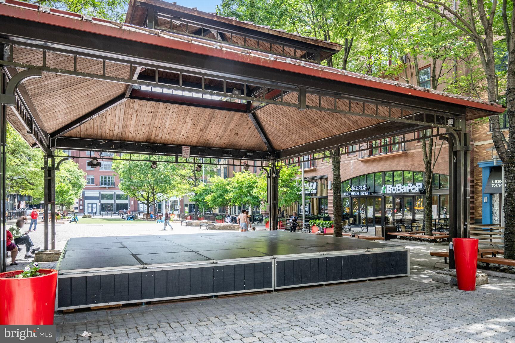 WEST END PARK - Residential Lease