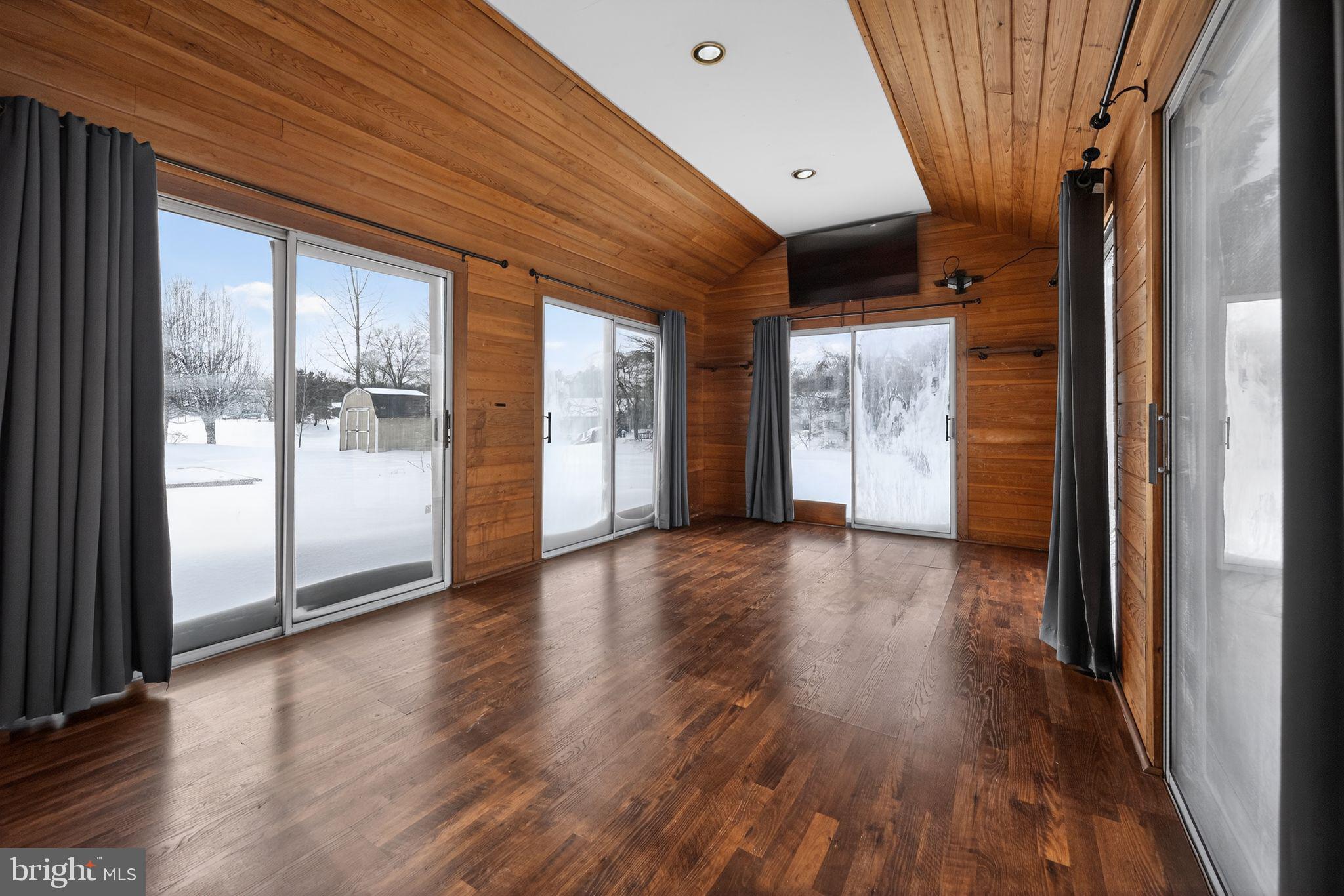 ORCHARD VALLEY FAR - Residential