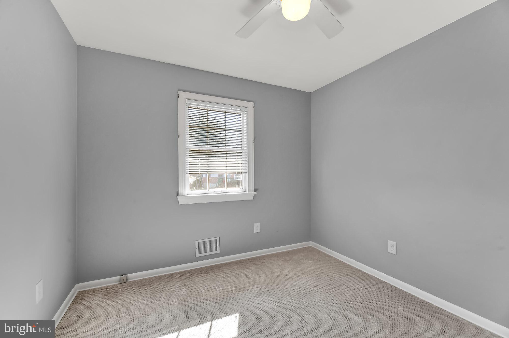 KINSLOUCH FARMS - Residential