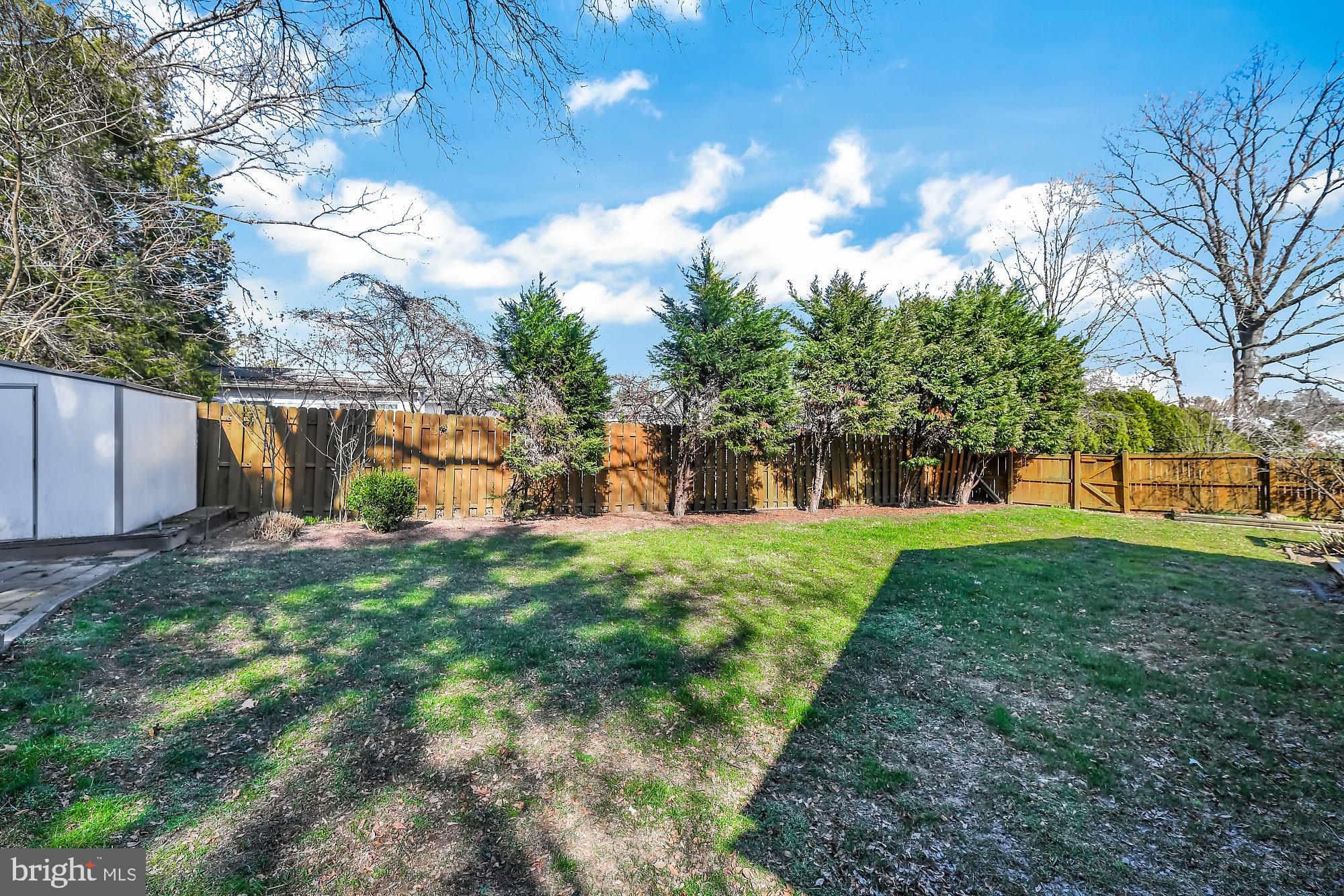 KINSLOUCH FARMS - Residential