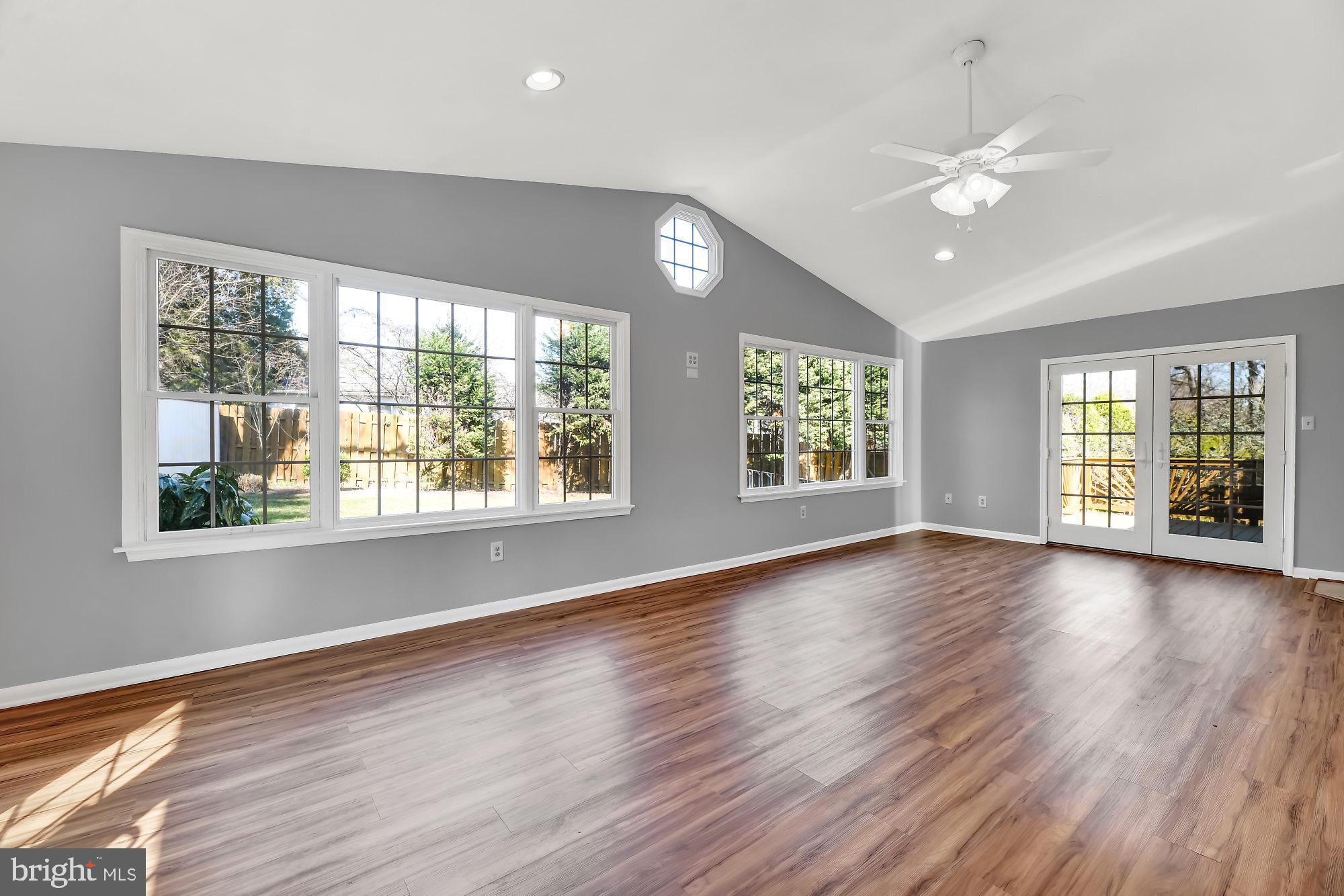 KINSLOUCH FARMS - Residential