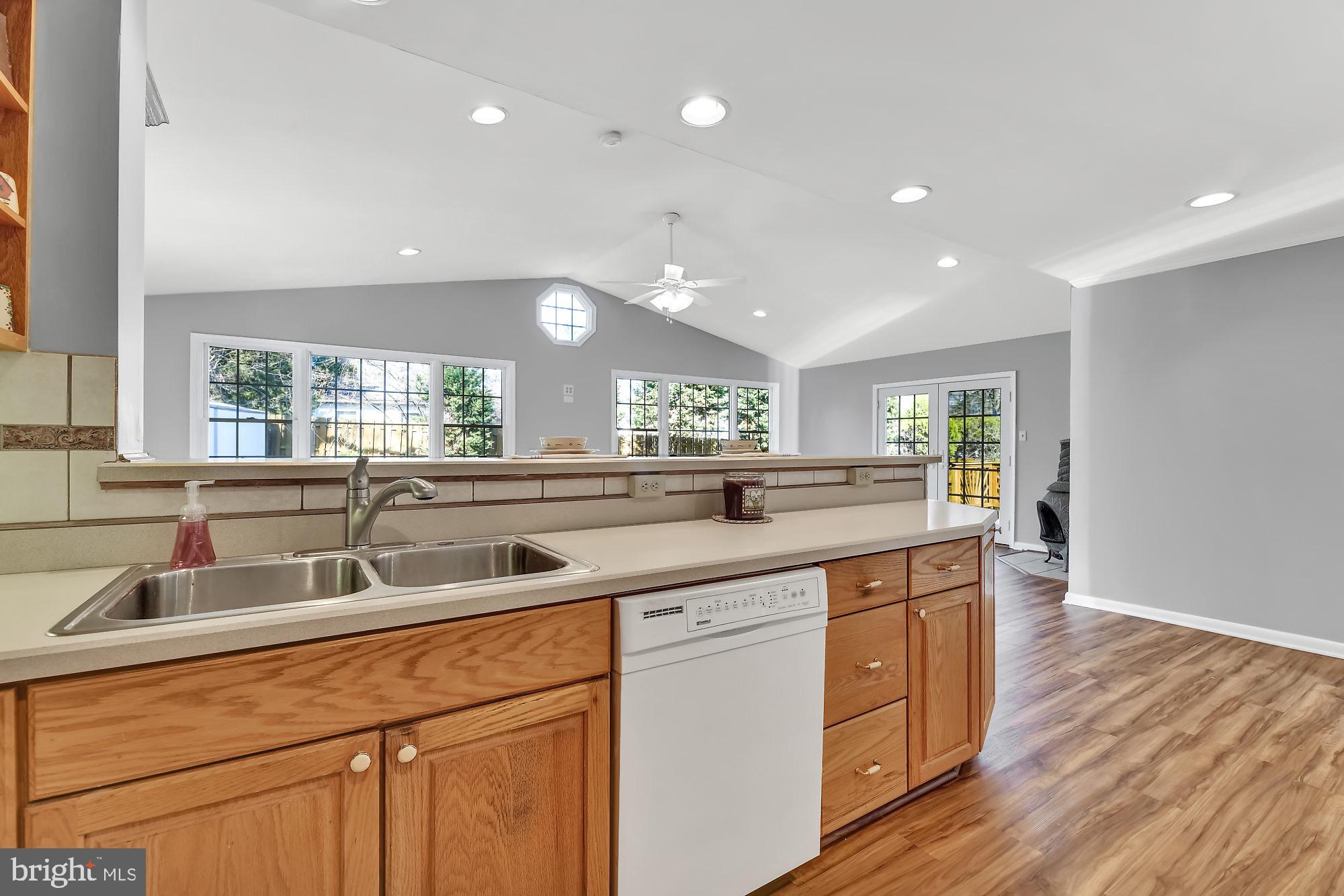 KINSLOUCH FARMS - Residential