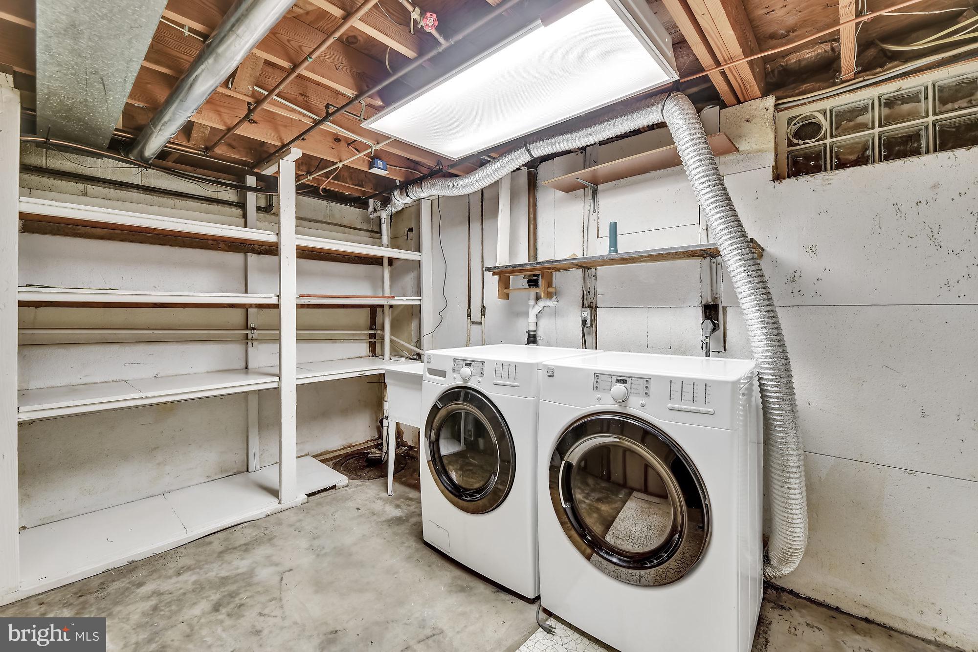 KINSLOUCH FARMS - Residential