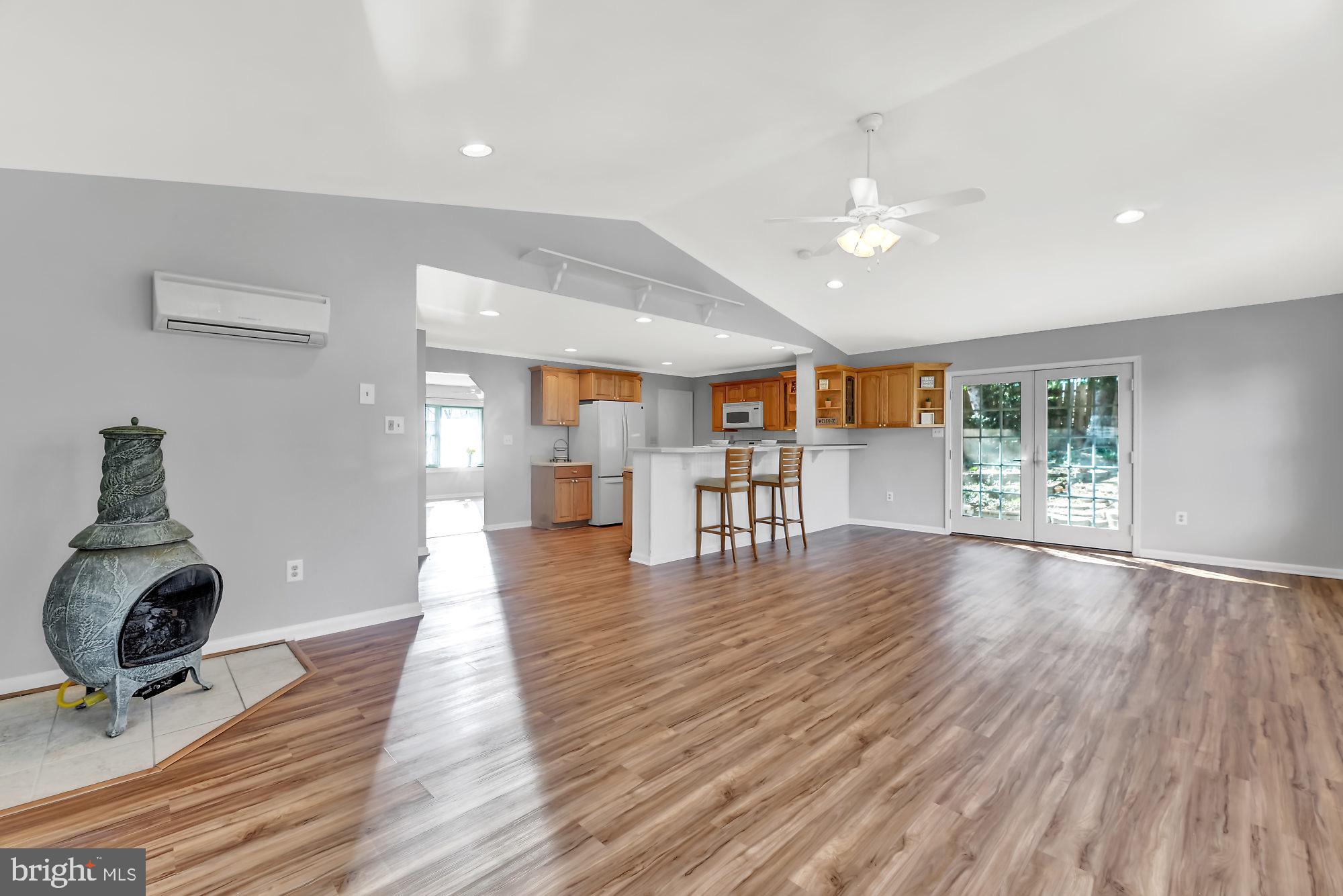 KINSLOUCH FARMS - Residential