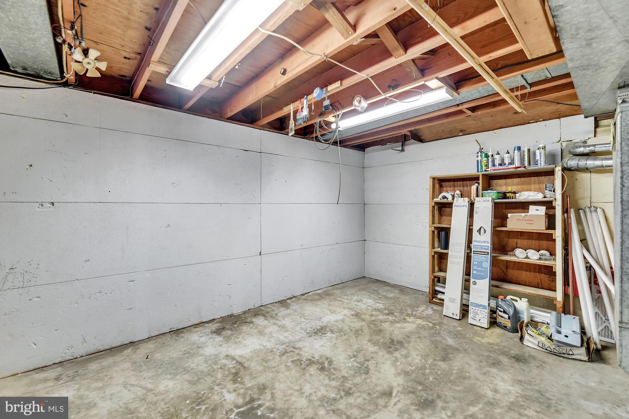 KINSLOUCH FARMS - Residential