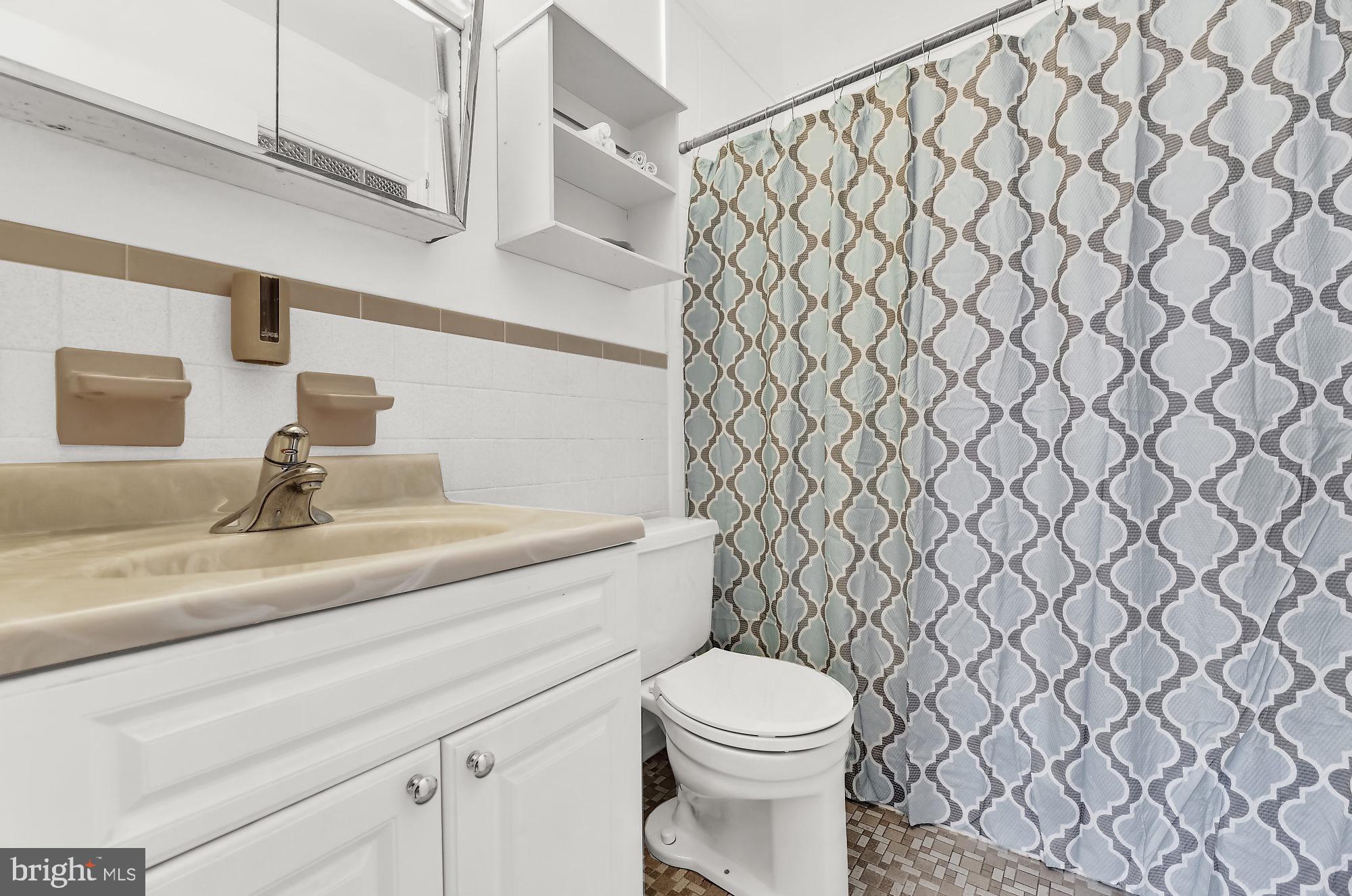 KINSLOUCH FARMS - Residential