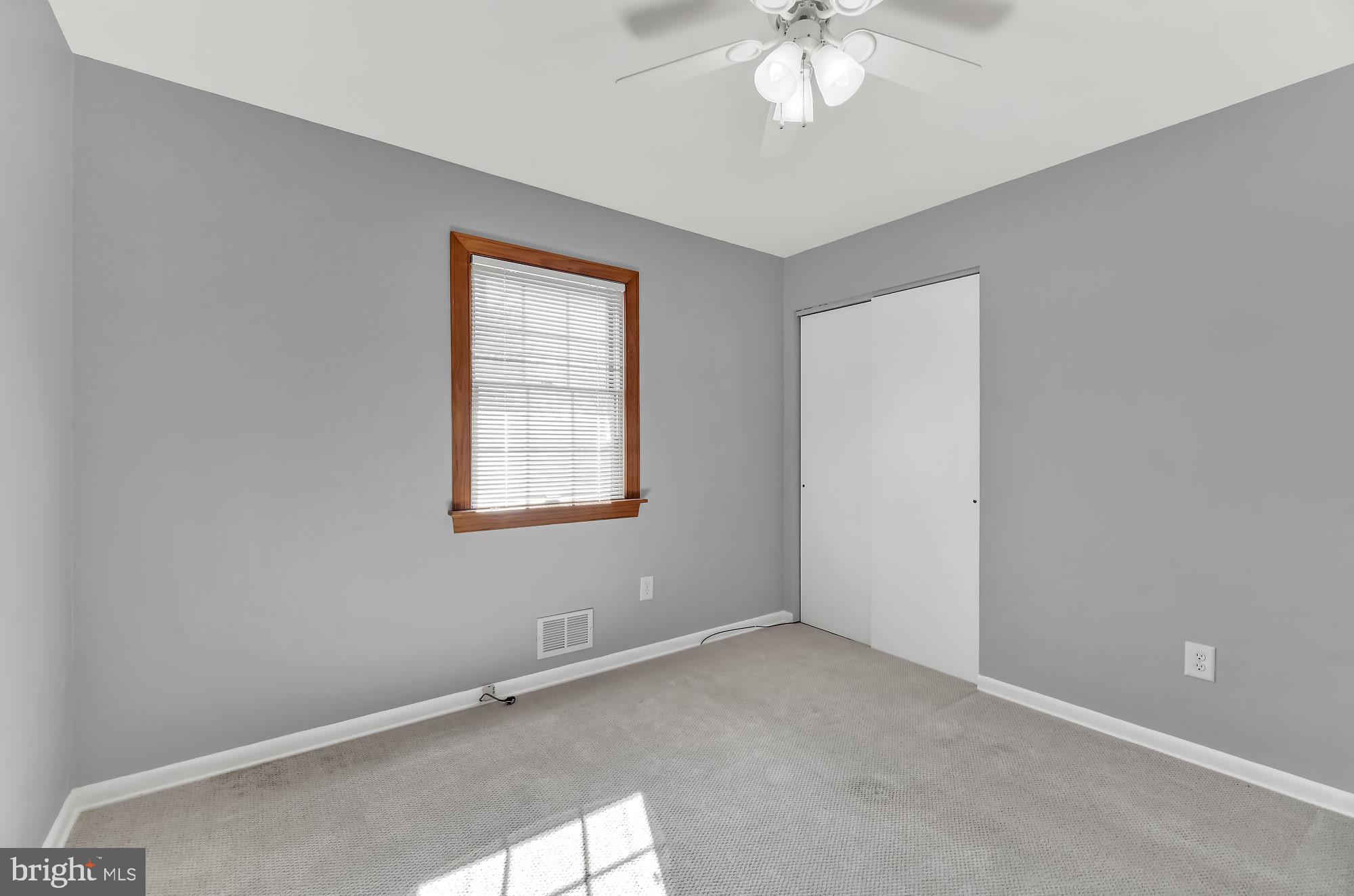 KINSLOUCH FARMS - Residential