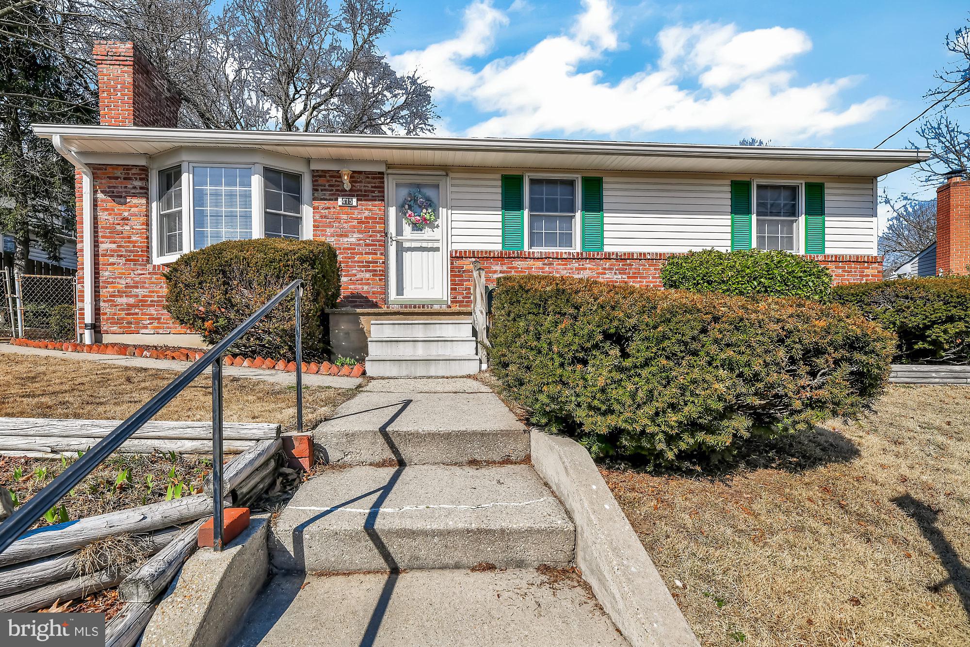 KINSLOUCH FARMS - Residential