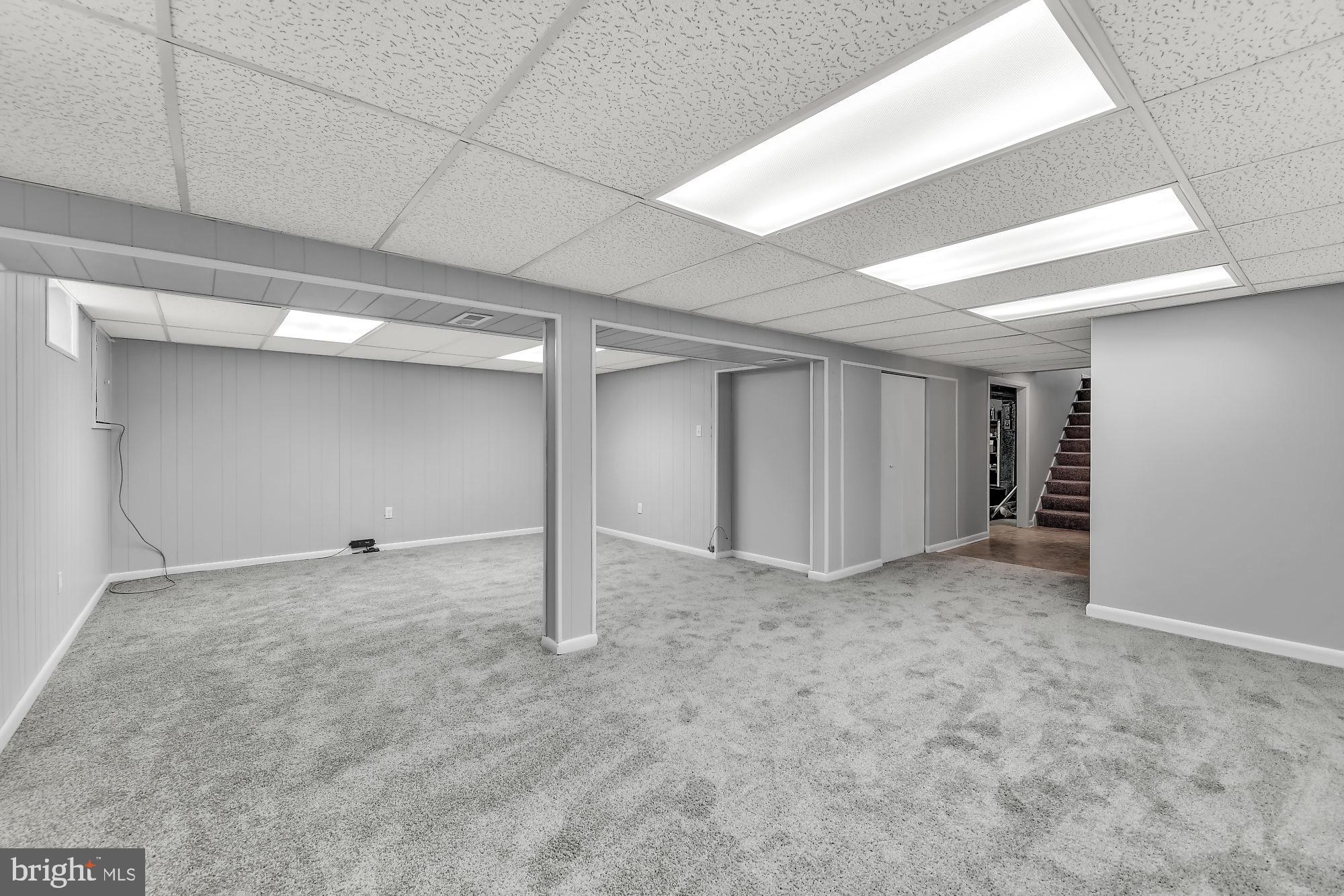 KINSLOUCH FARMS - Residential