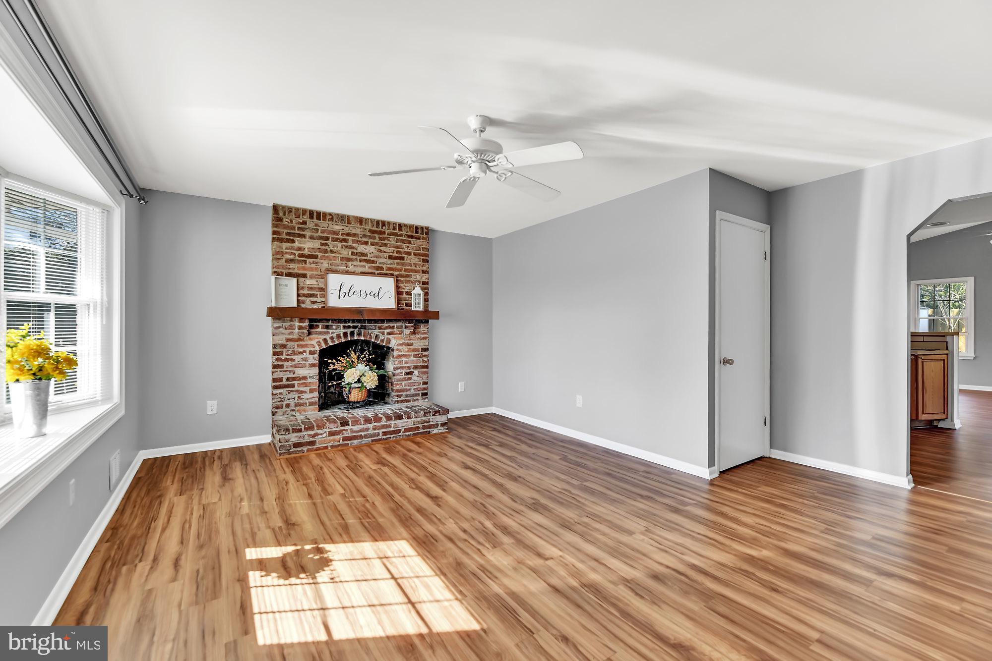 KINSLOUCH FARMS - Residential