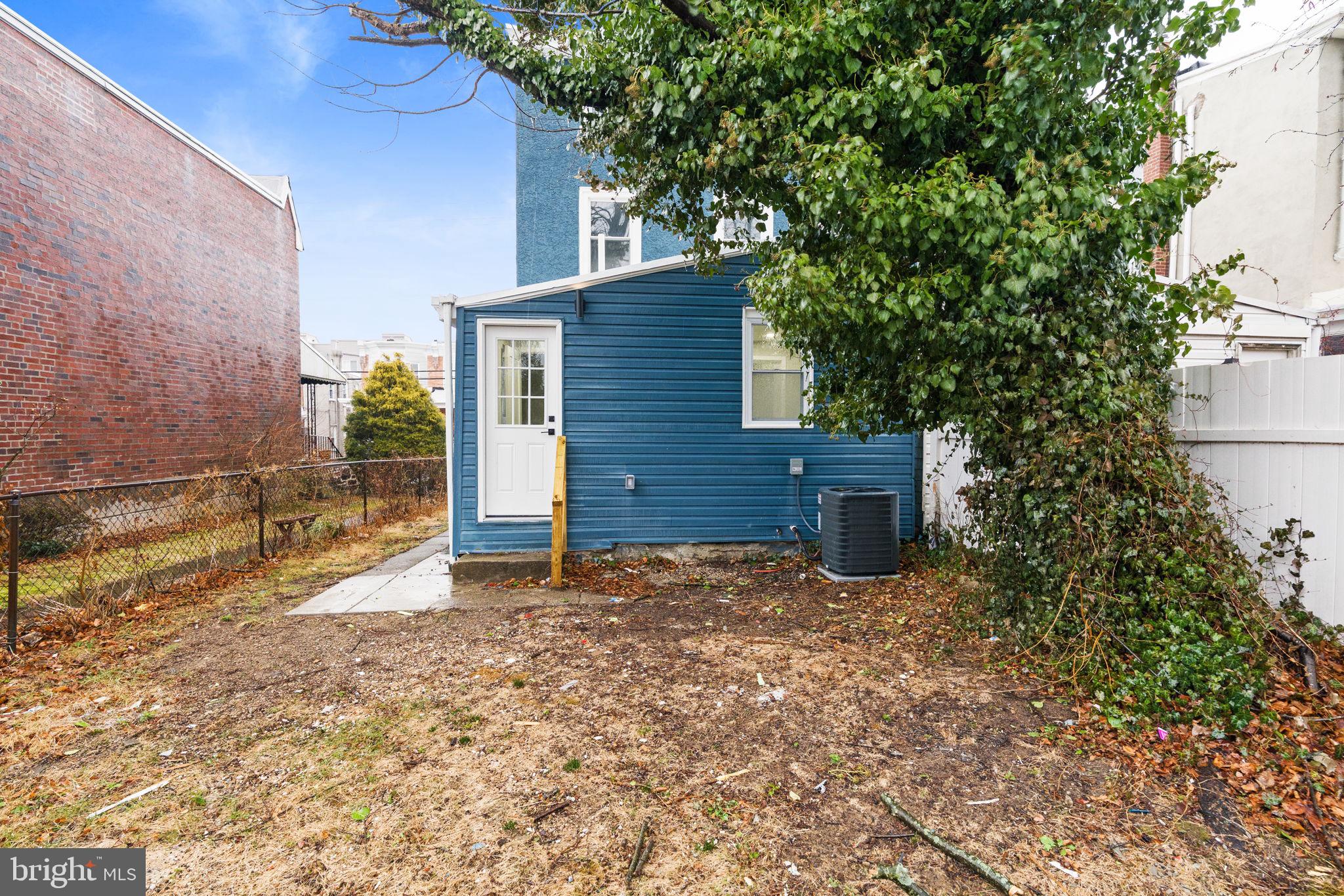 ROXBOROUGH - Residential