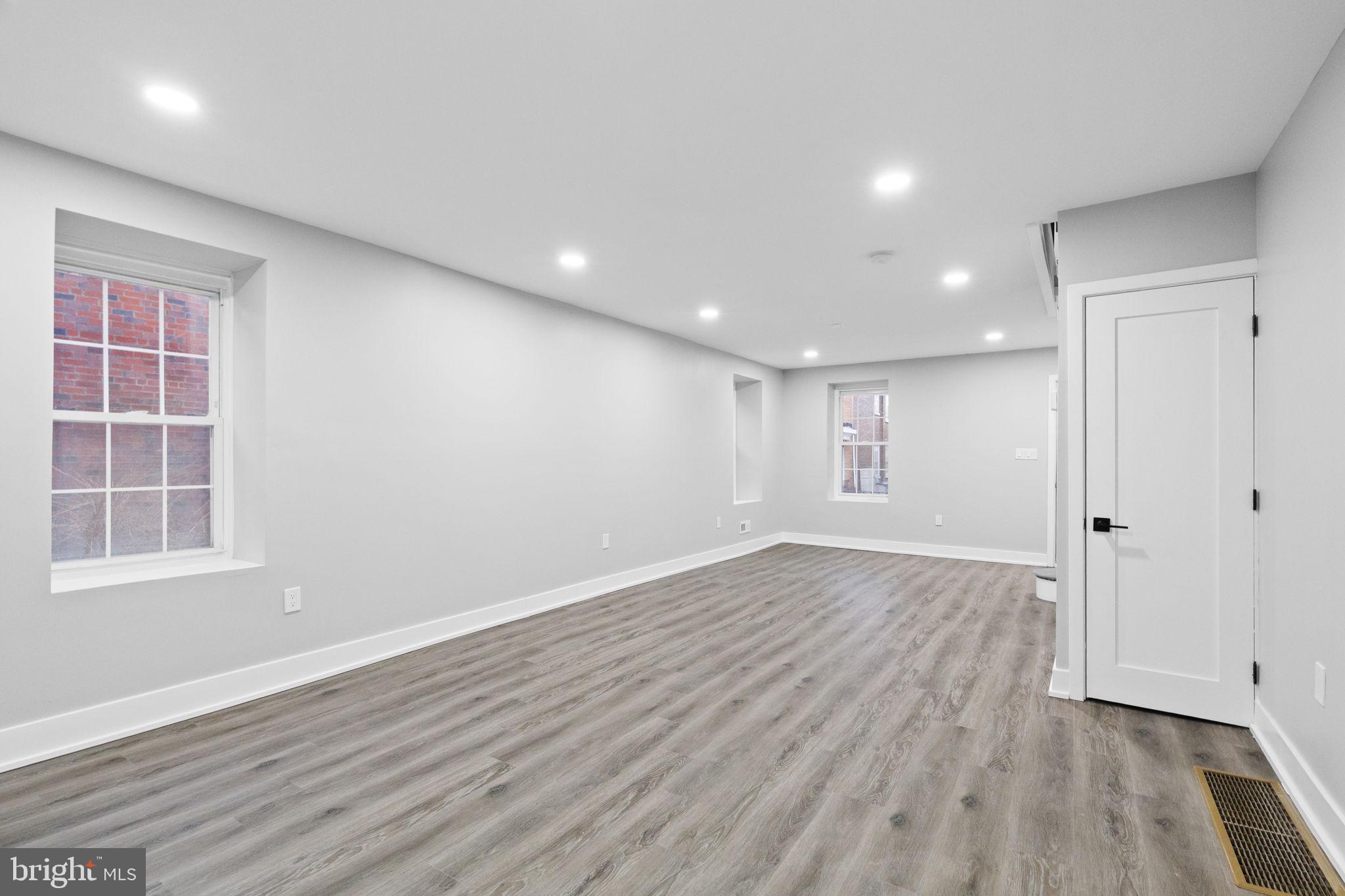 ROXBOROUGH - Residential