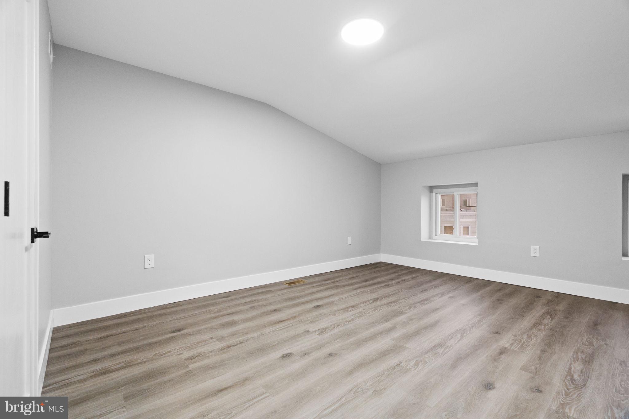 ROXBOROUGH - Residential