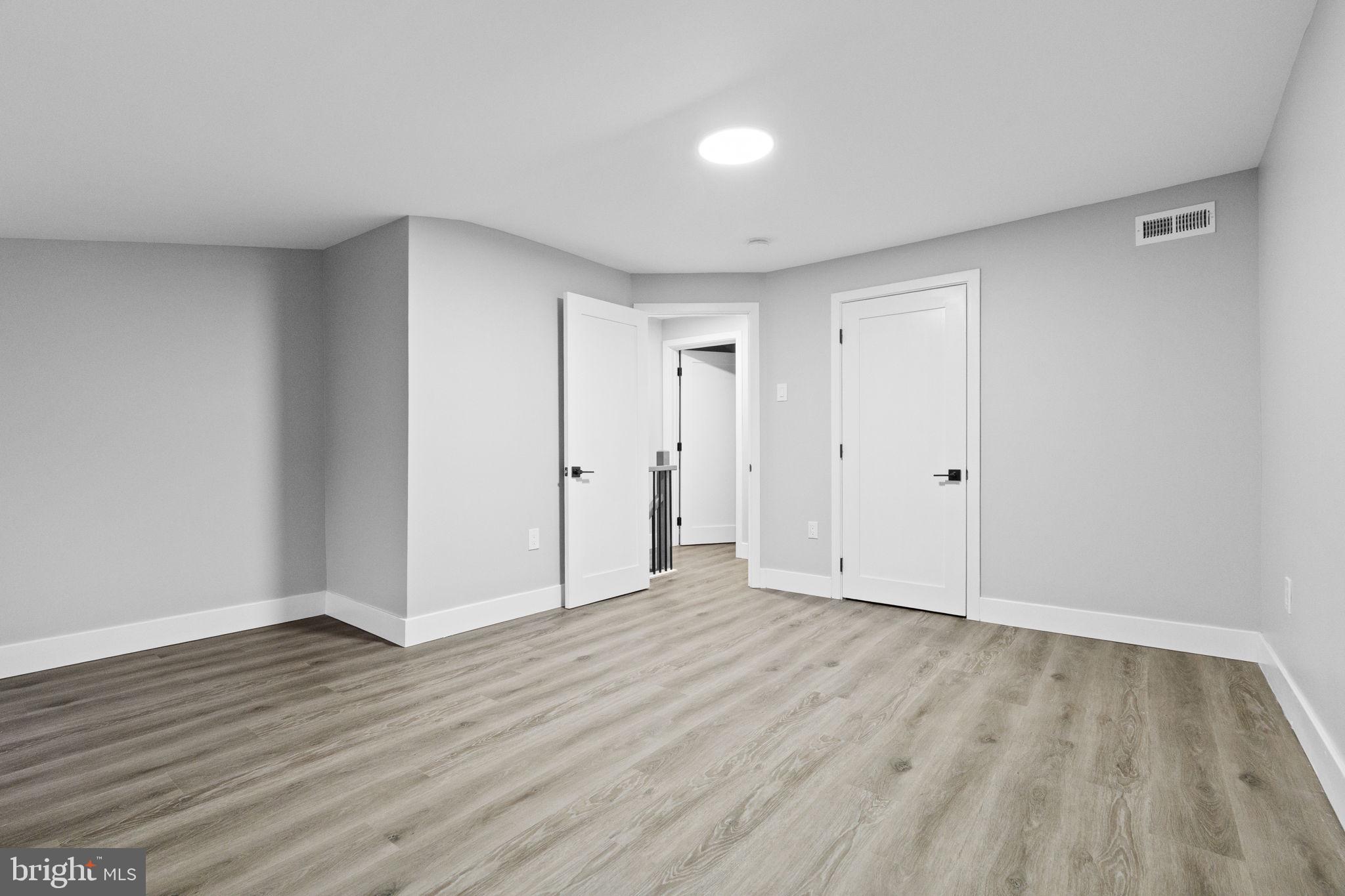 ROXBOROUGH - Residential