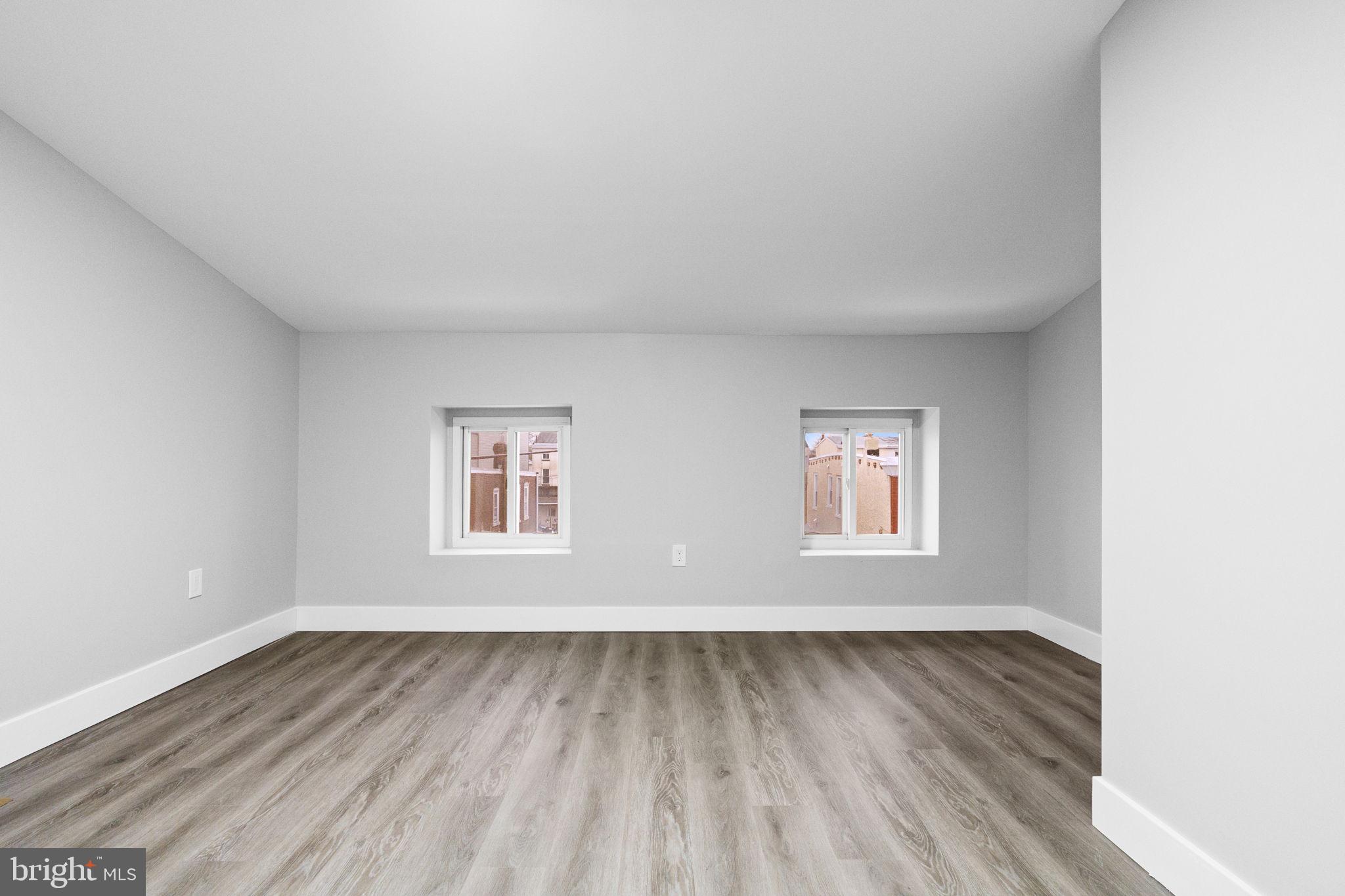 ROXBOROUGH - Residential