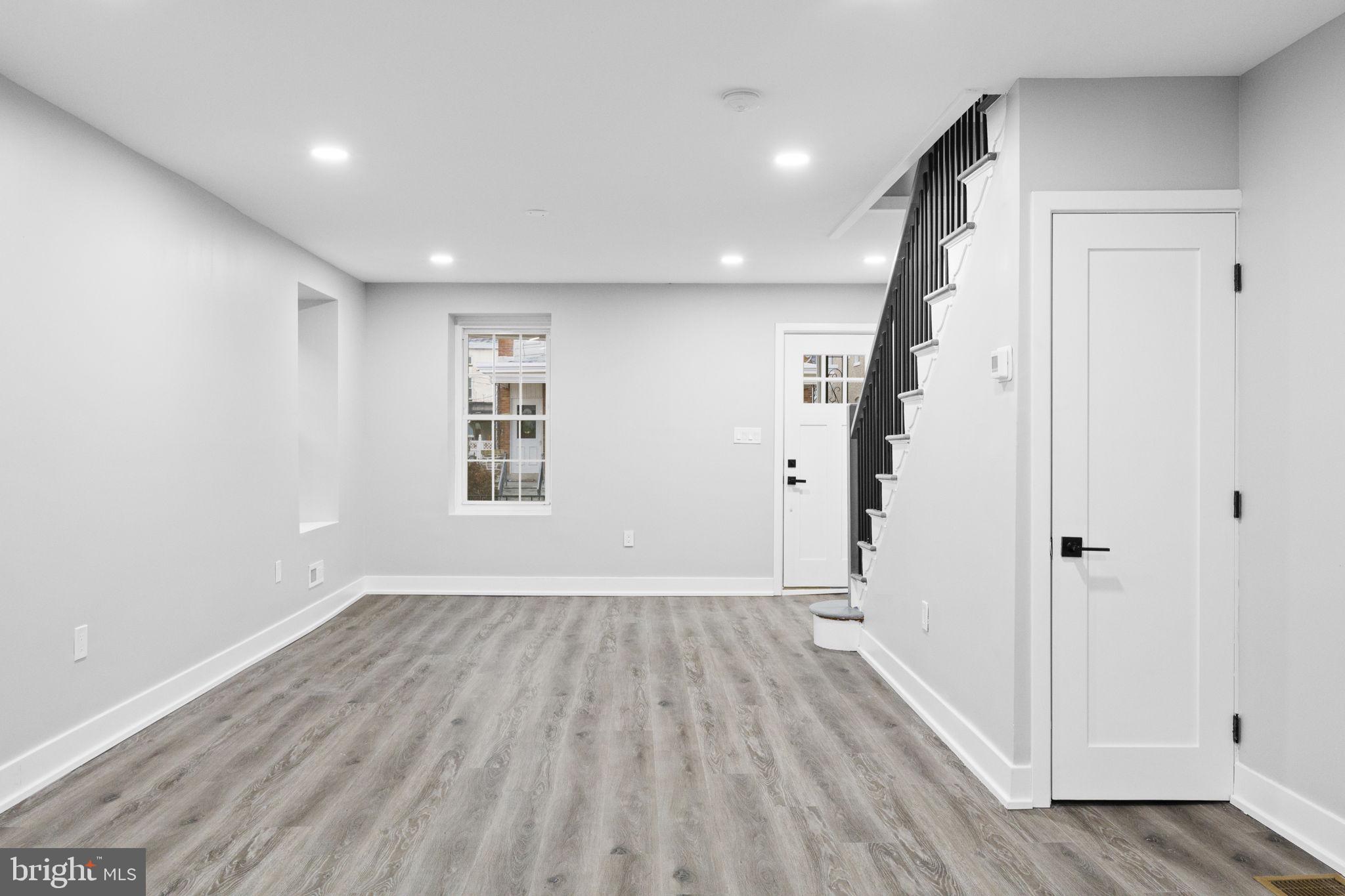 ROXBOROUGH - Residential