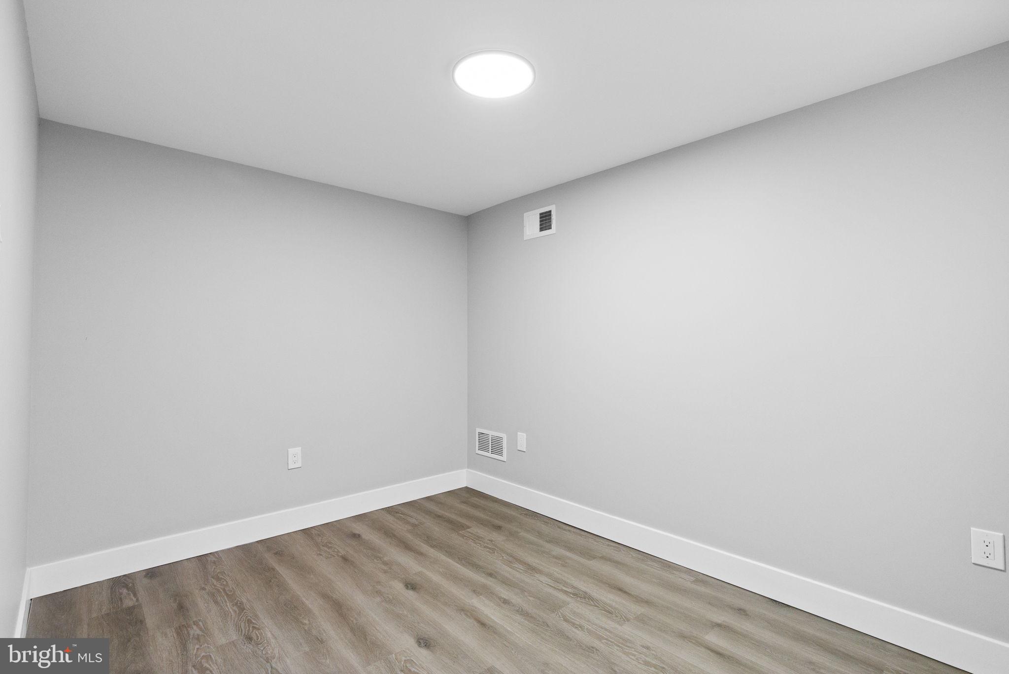 ROXBOROUGH - Residential