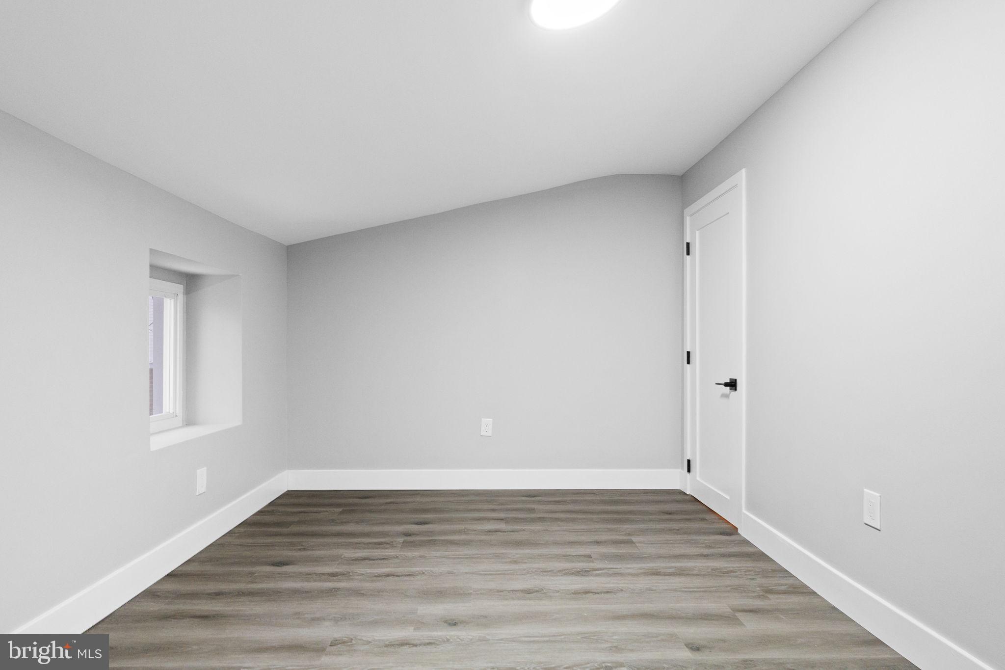 ROXBOROUGH - Residential