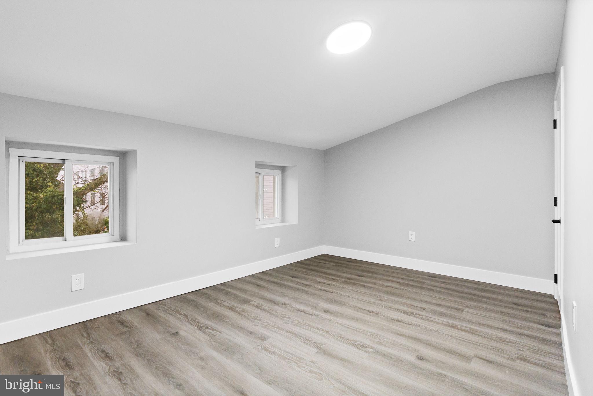 ROXBOROUGH - Residential