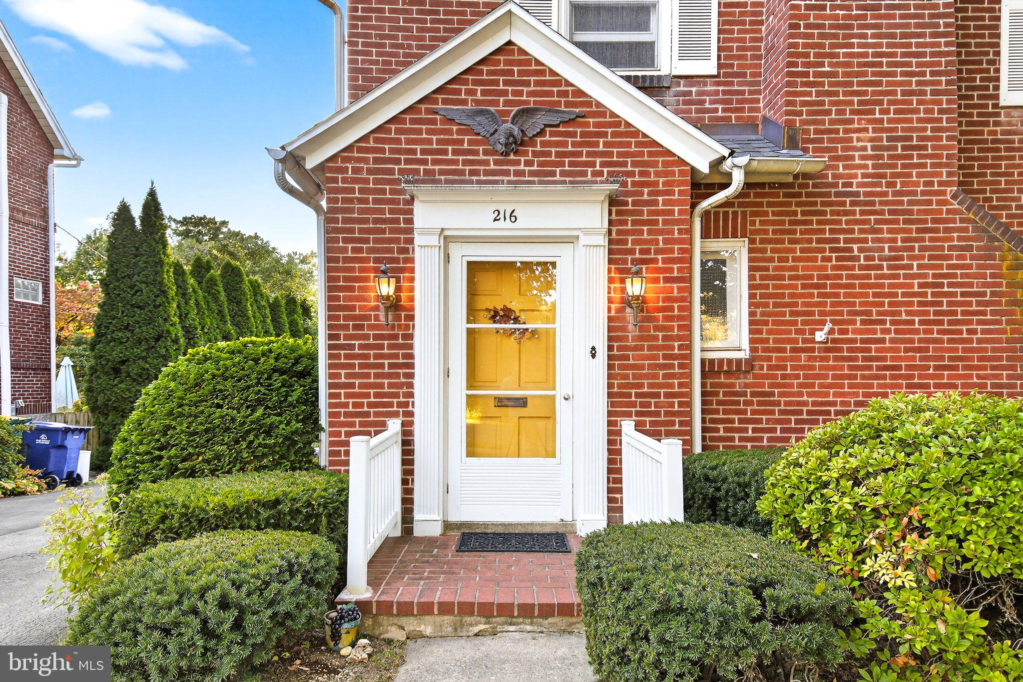 216 JEFFERSON BOULEVARD