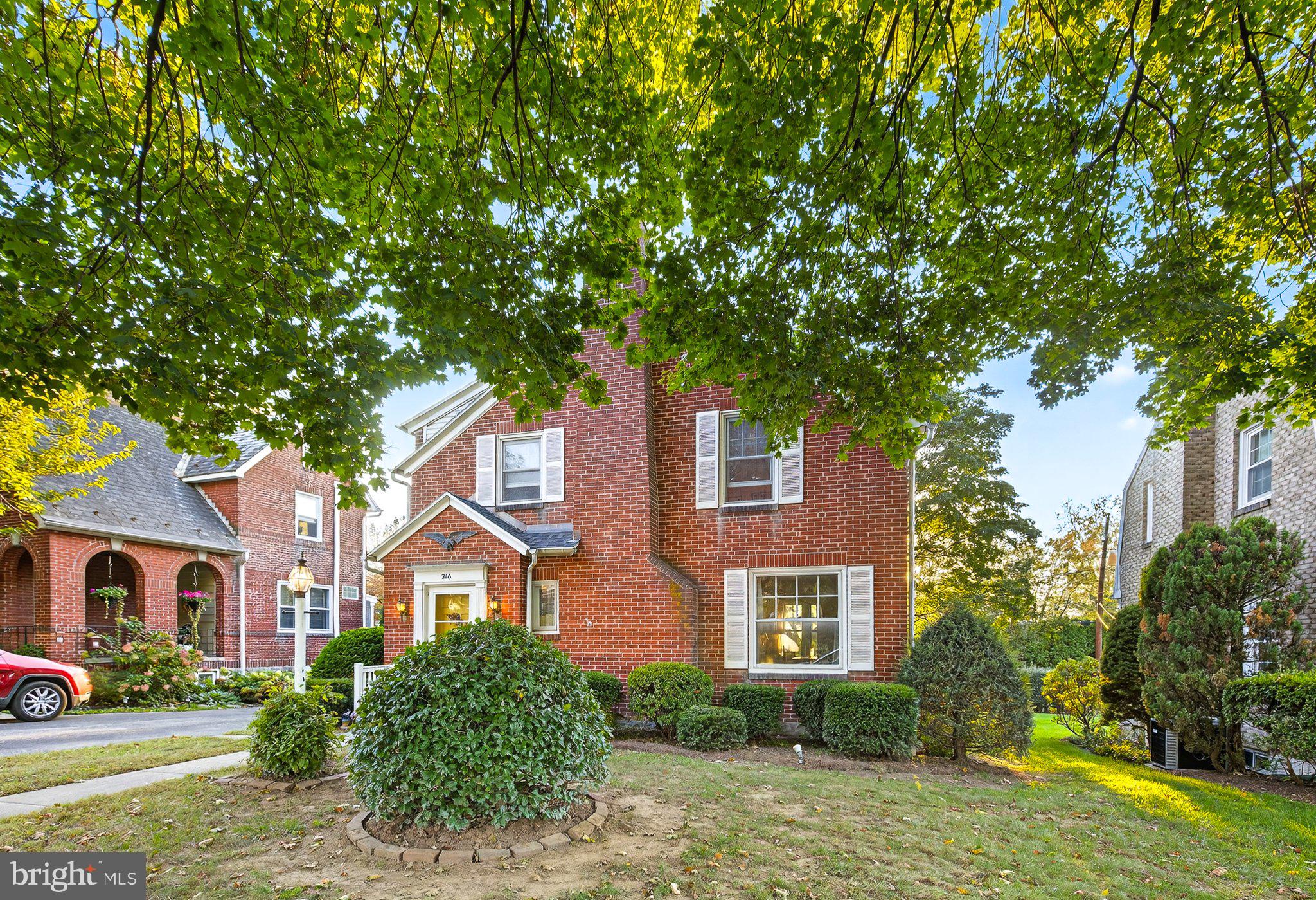 216 JEFFERSON BOULEVARD
