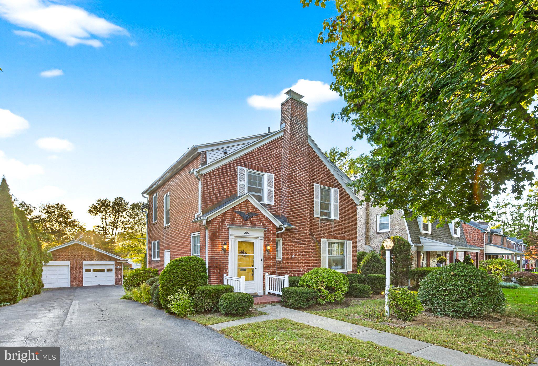 216 JEFFERSON BOULEVARD
