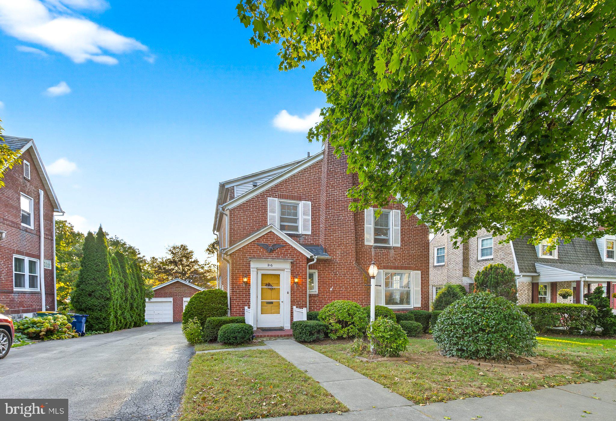 216 JEFFERSON BOULEVARD