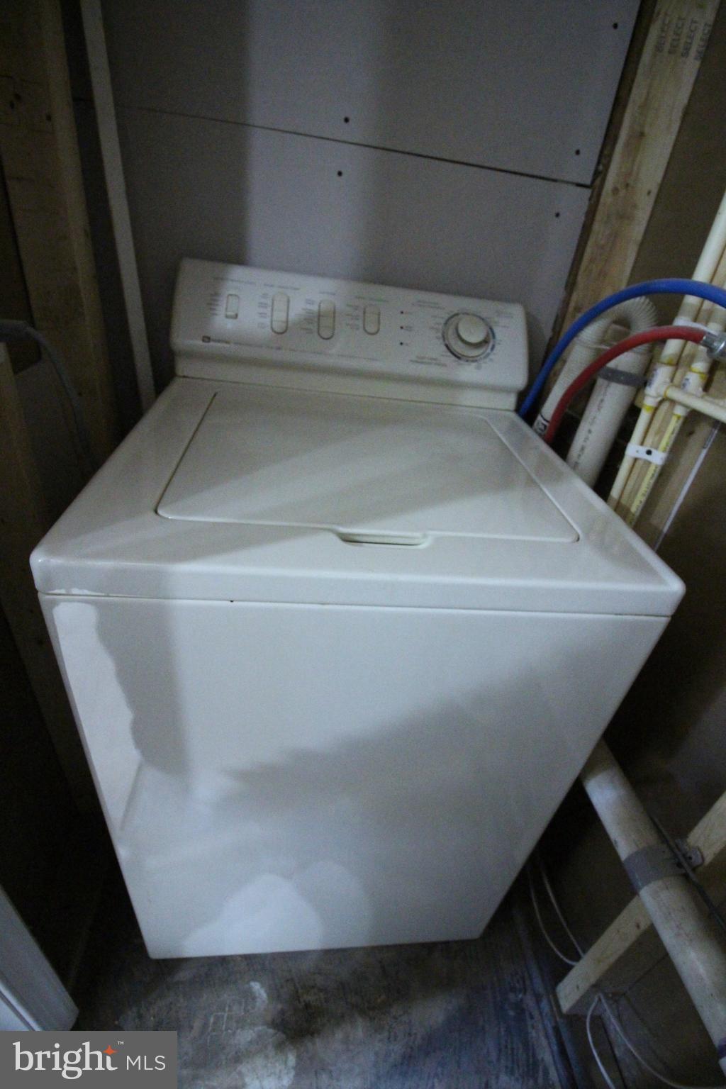 RIVERVIEW - Residential Lease