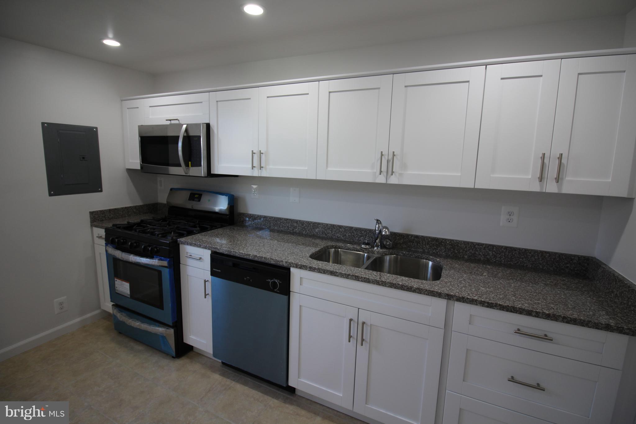 RIVERVIEW - Residential Lease