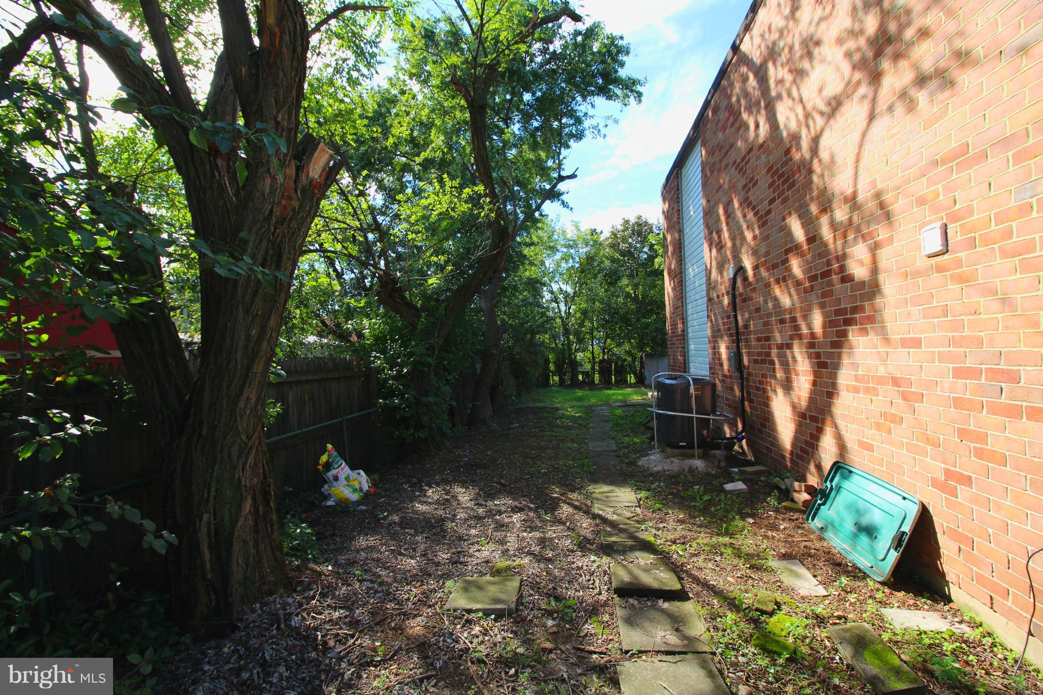 RIVERVIEW - Residential Lease