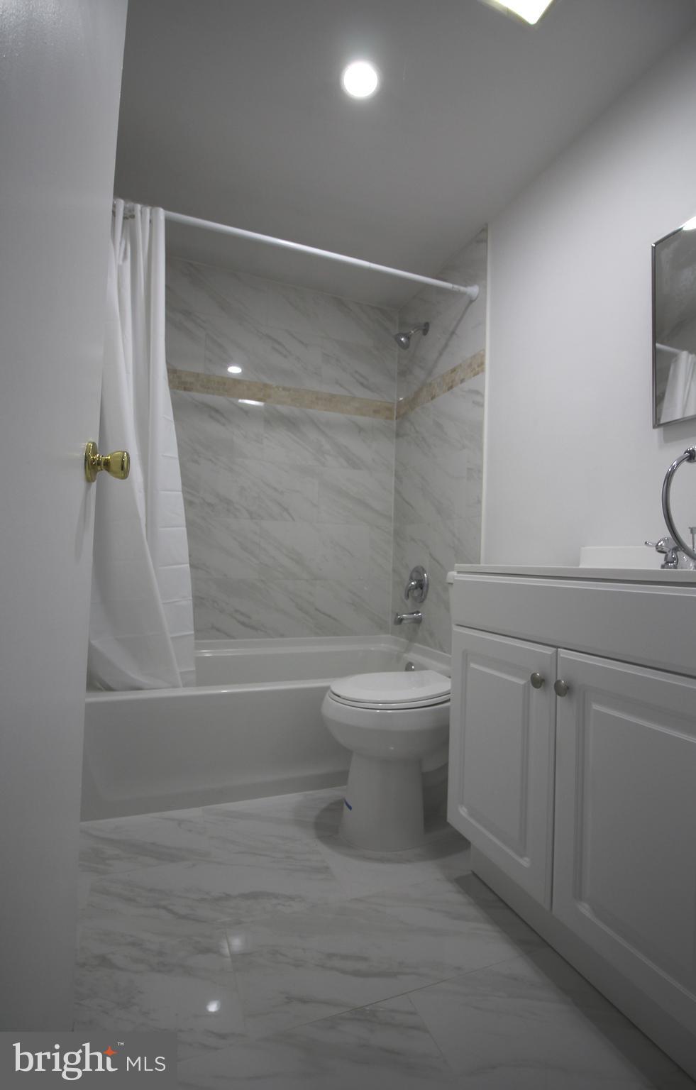 RIVERVIEW - Residential Lease