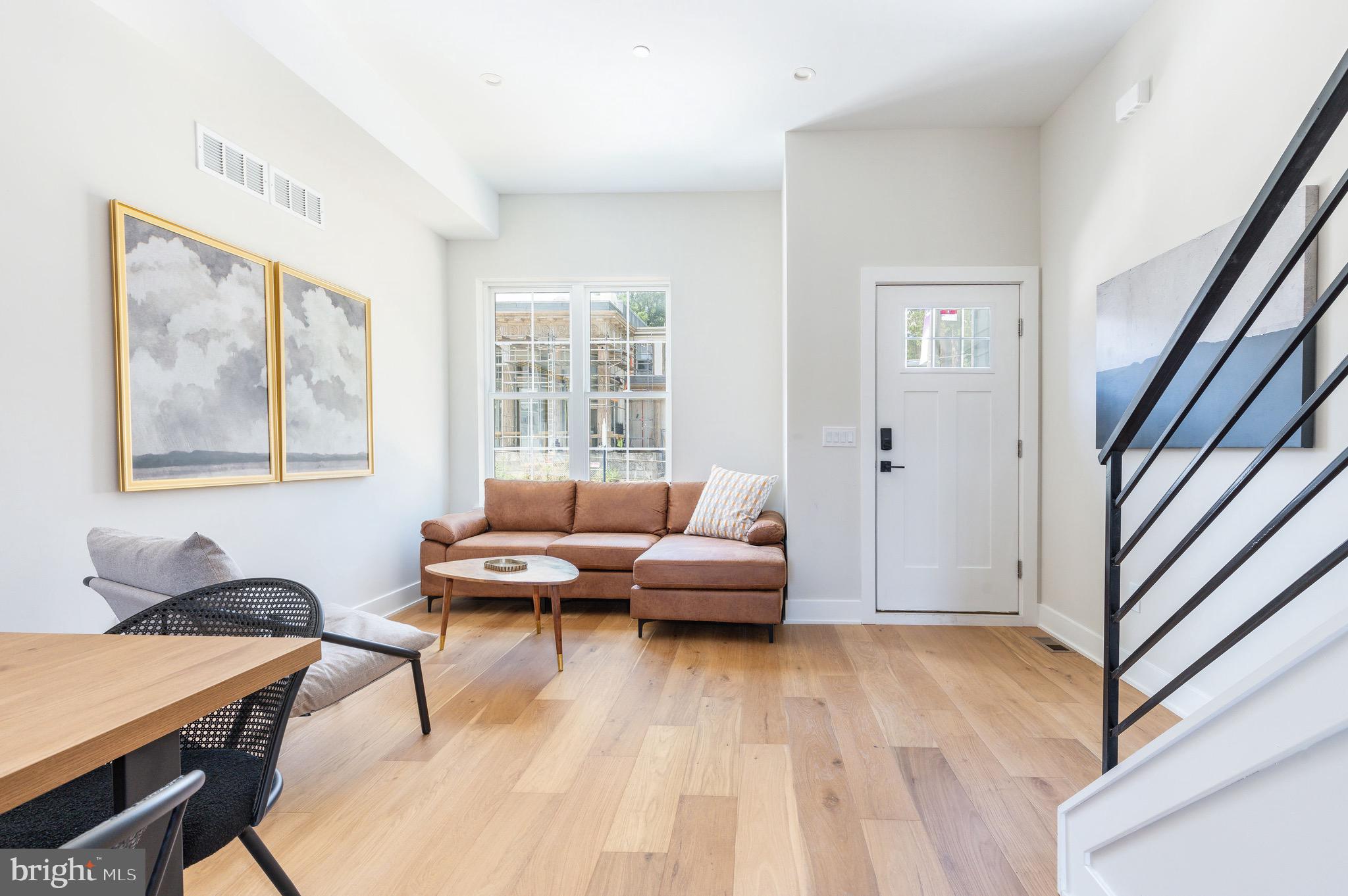 EAST FALLS - Residential