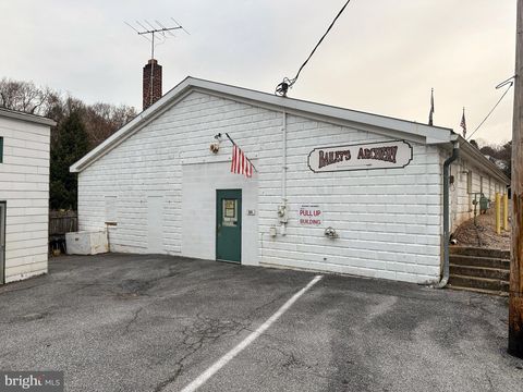 12 MANCHESTER STREET GLEN ROCK PA 17327