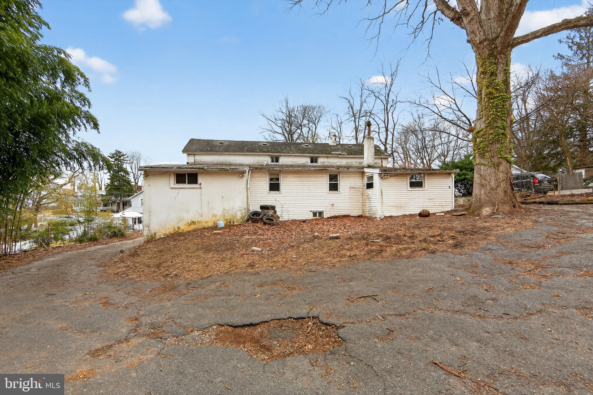 PAOLI GARDENS - Residential