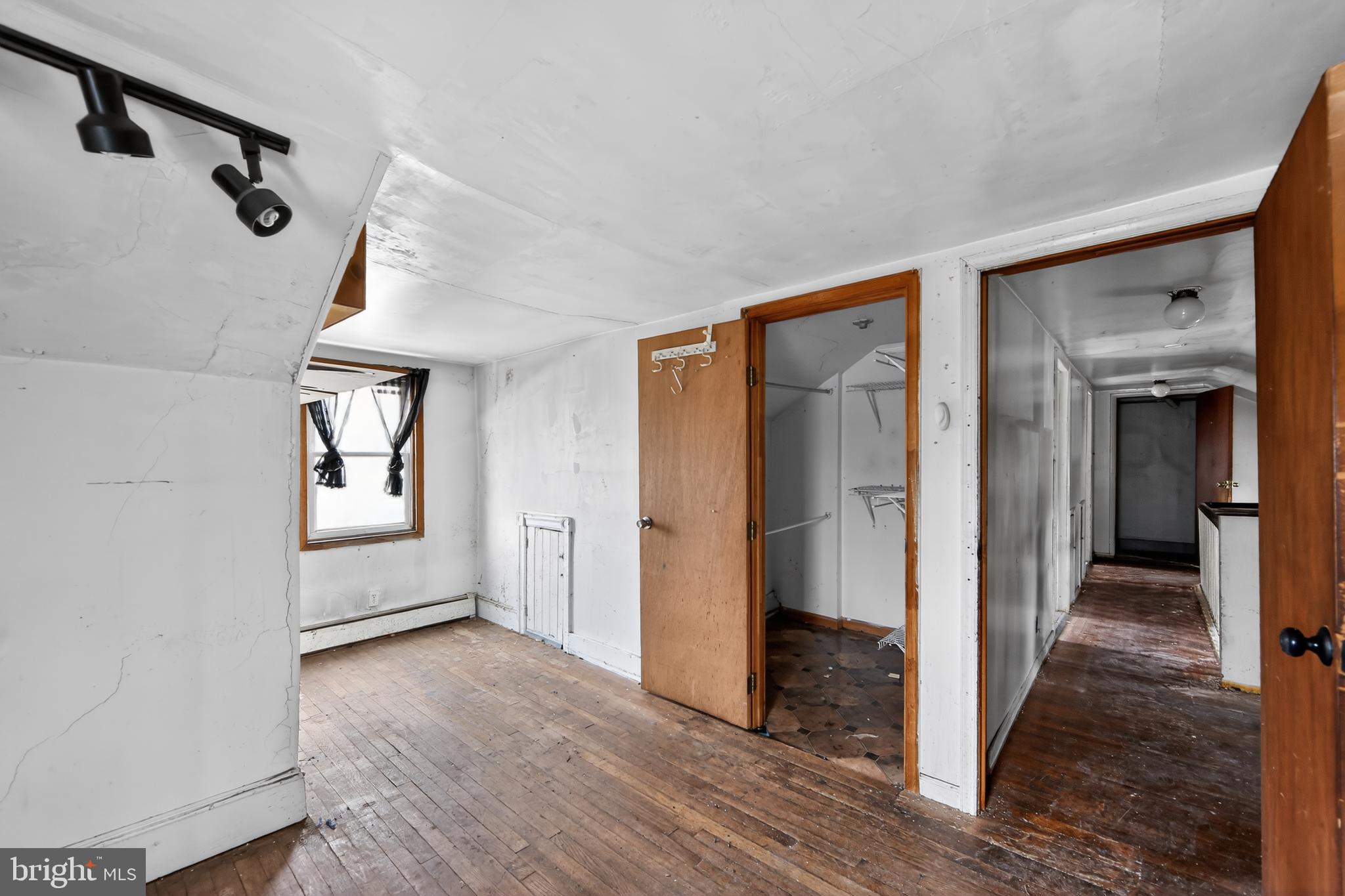 PAOLI GARDENS - Residential