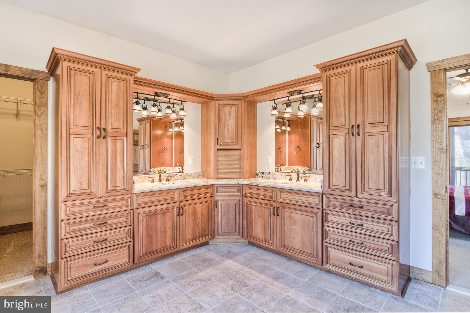 GOVERNORS POINT - Residential