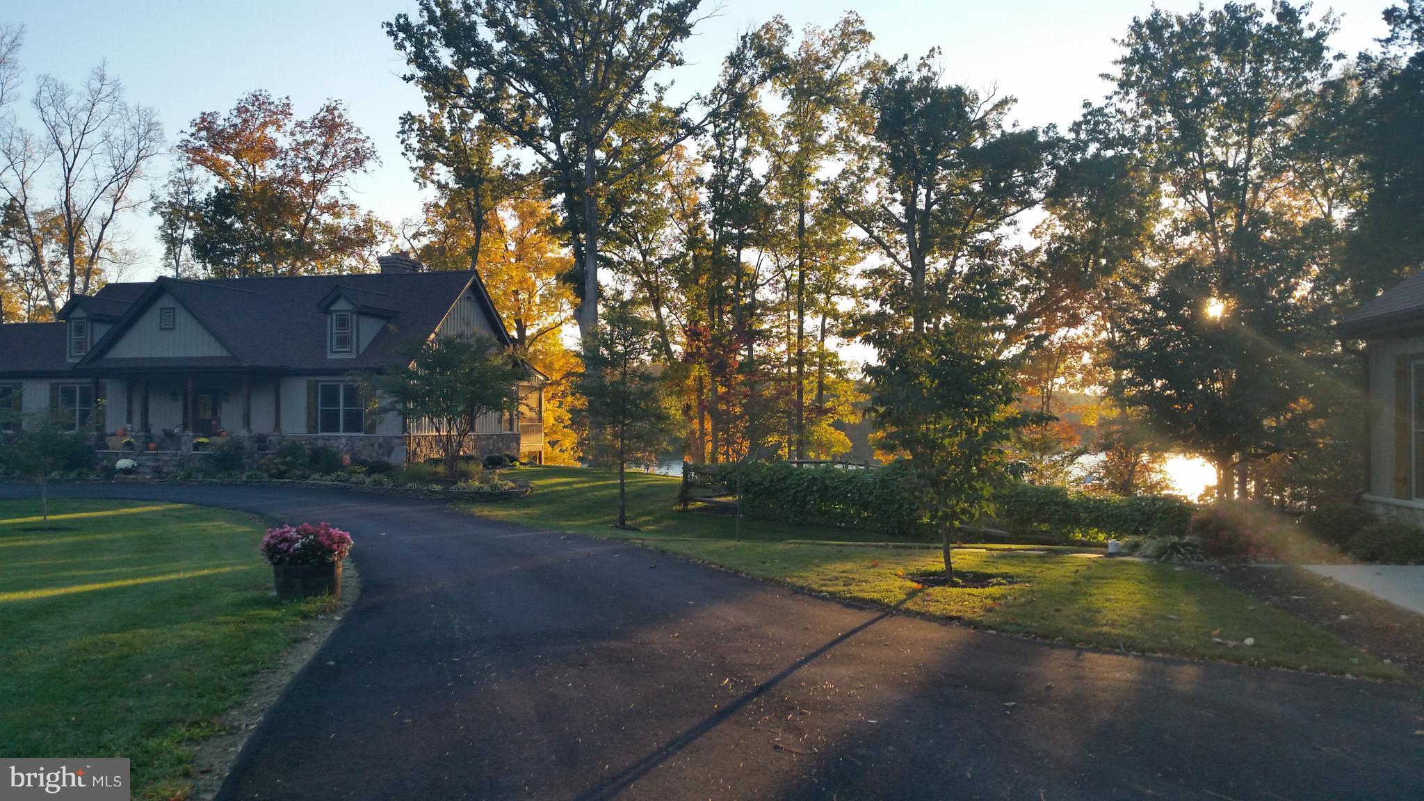 GOVERNORS POINT - Residential