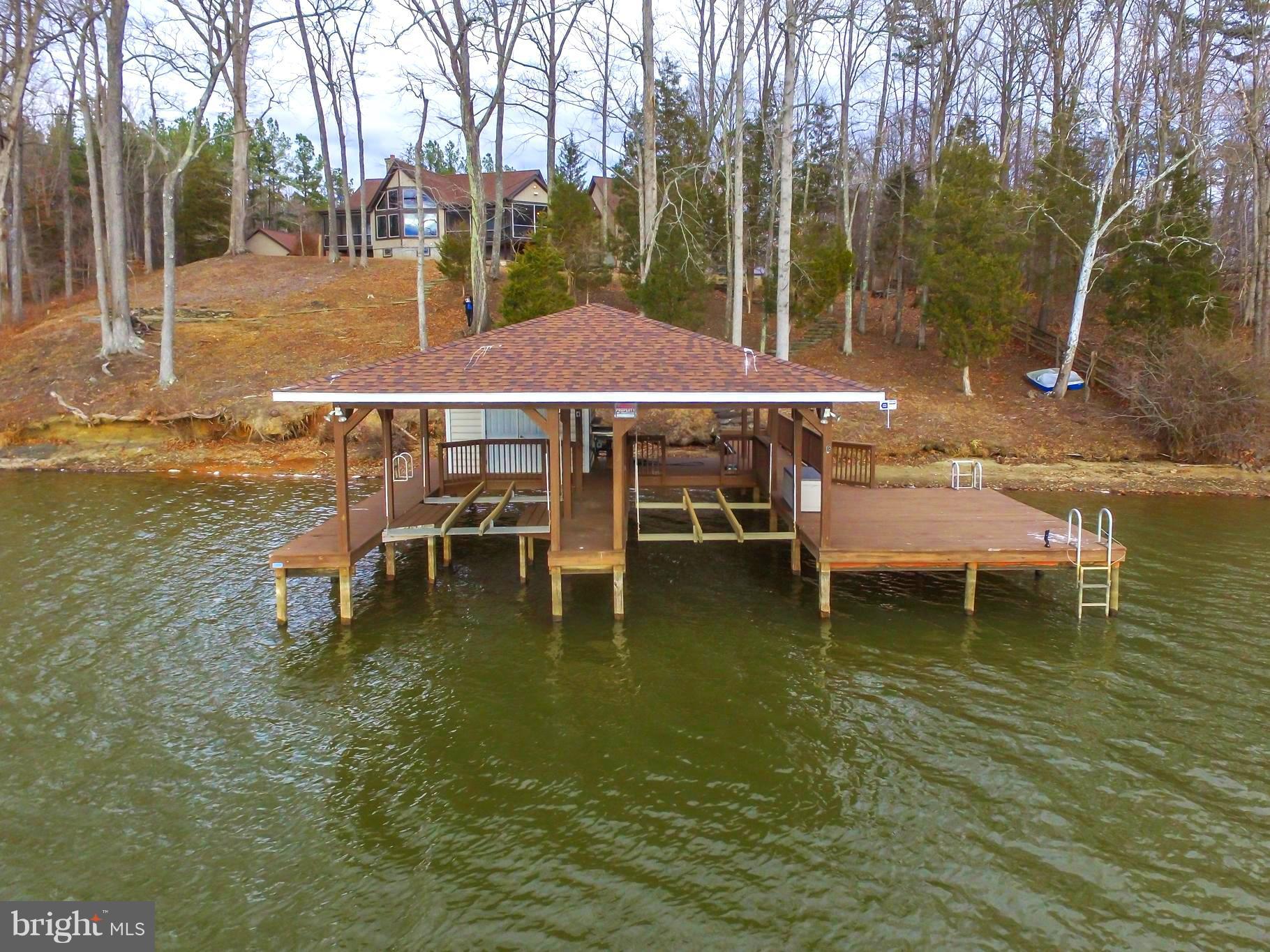 GOVERNORS POINT - Residential